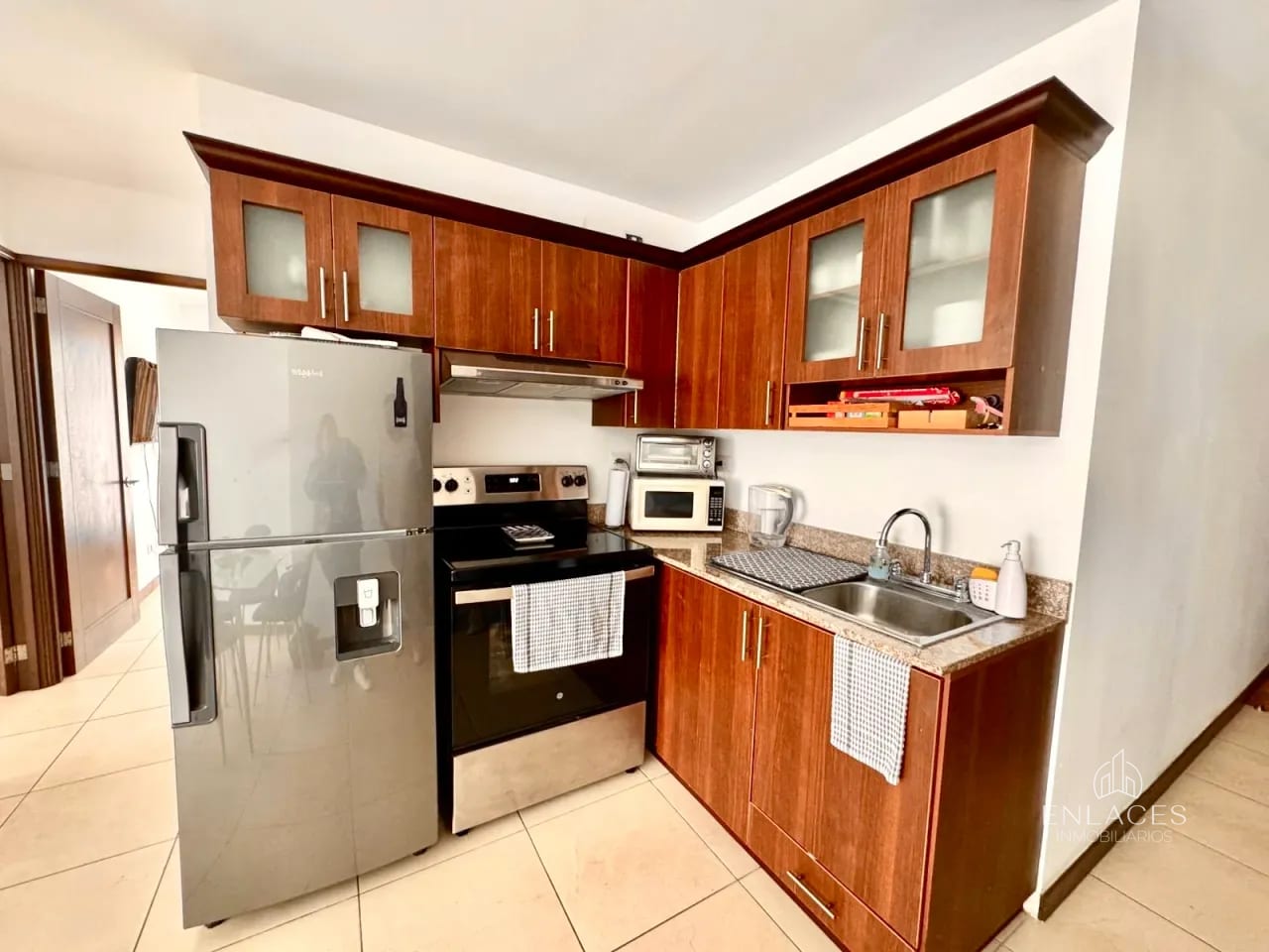 Zona 7 • Apartamento en Renta • Edificio Pórtico — Apartamento en Alquiler en Zona 7, Guatemala, Ciudad — foto 1 de 15