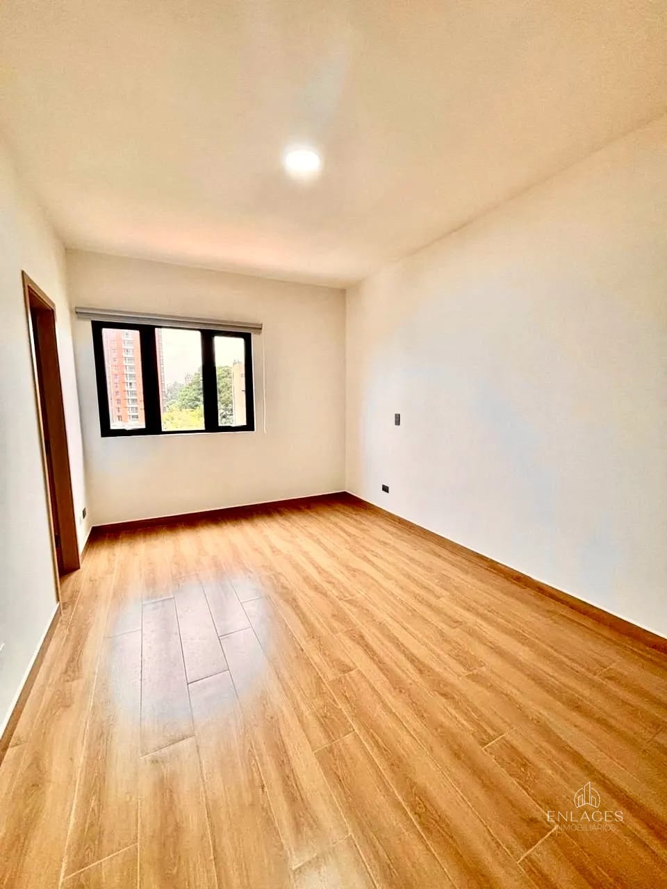 Zona 15, VH2 • Apartamento en Renta • Edificio Sama — Apartamento en Alquiler en Vista Hermosa II, Zona 15, Guatemala, Ciudad — foto 8 de 11