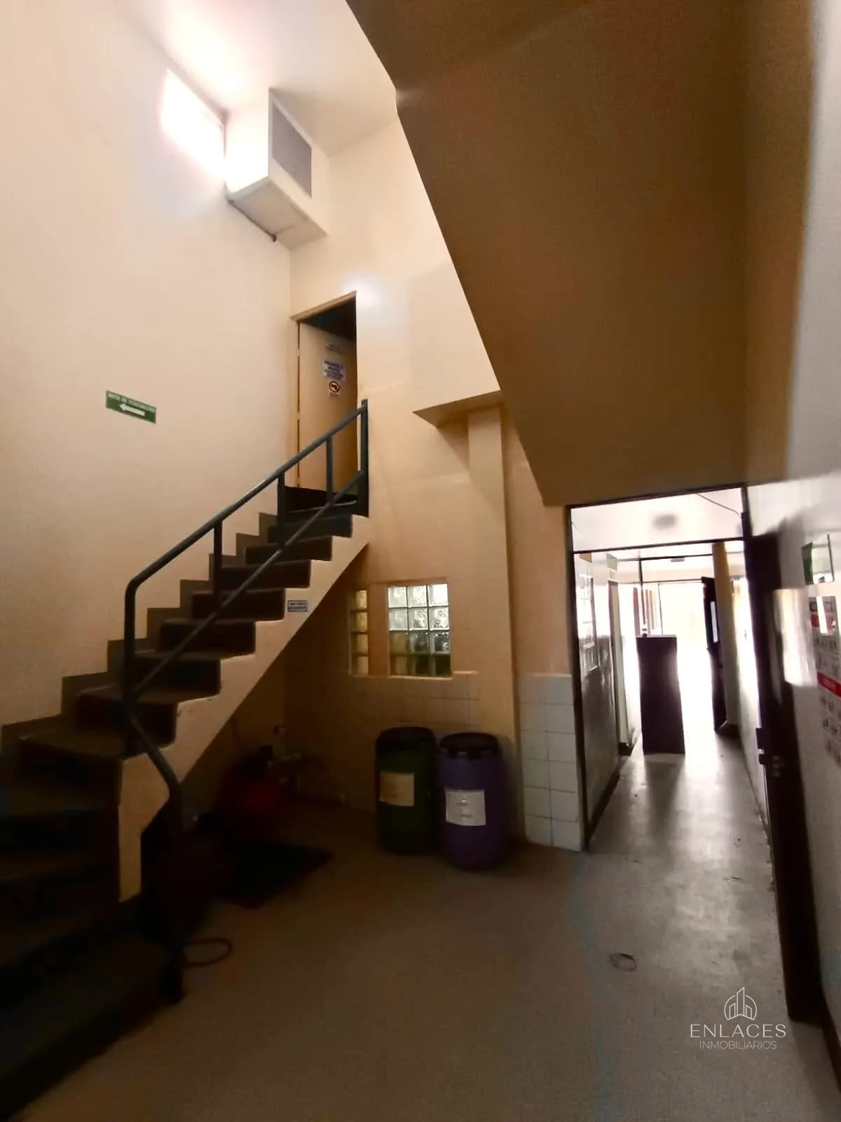 Zona 5 • Casa para Uso Comercial en Renta • Fuera de garita — Casa en Alquiler en Zona 5, Guatemala, Ciudad — foto 2 de 16