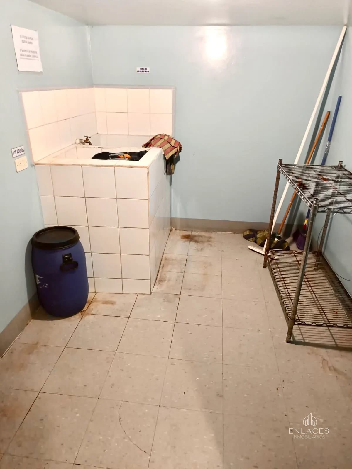 Zona 5 • Casa para Uso Comercial en Renta • Fuera de garita — Casa en Alquiler en Zona 5, Guatemala, Ciudad — foto 14 de 16