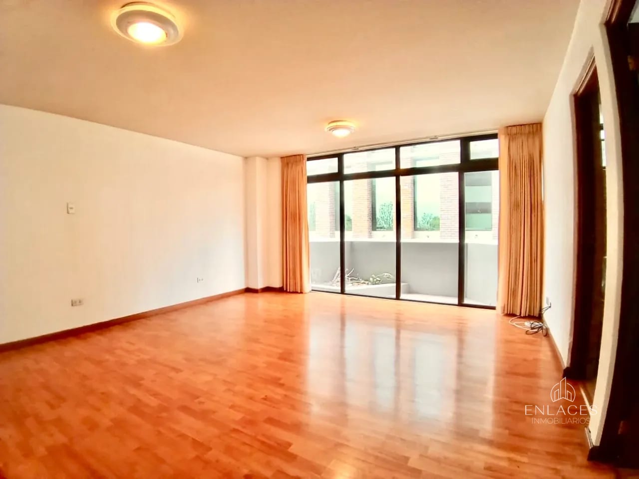 Zona 15 • Apartamento en Renta • Edificio Las Hadas — Apartamento en Alquiler en Zona 15, Guatemala, Ciudad — foto 7 de 16