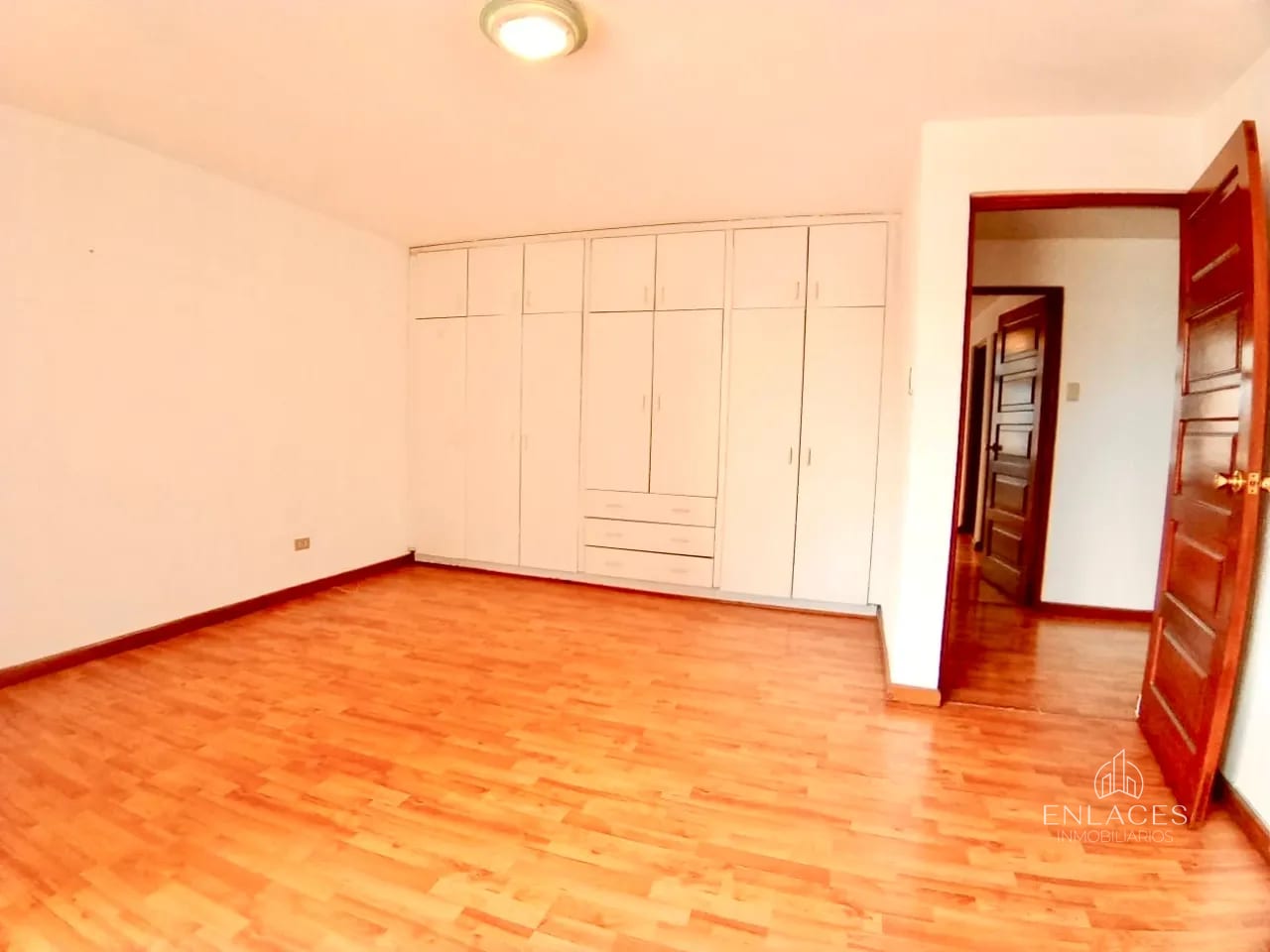 Zona 15 • Apartamento en Renta • Edificio Las Hadas — Apartamento en Alquiler en Zona 15, Guatemala, Ciudad — foto 13 de 16