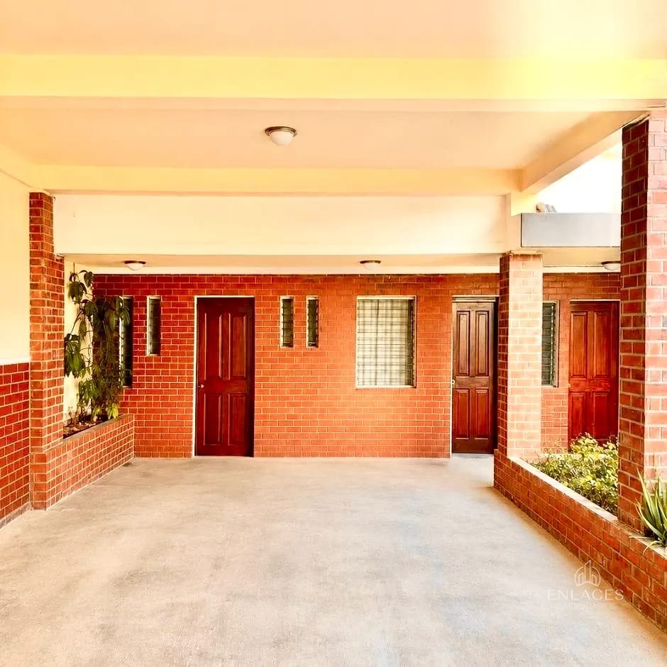 Zona 8 de Mixco • Casa en Venta • Condominio Pinares de San Cristóbal — Casa en Venta en Pinares de San Cristobal, Zona 8 Mixco, Guatemala, Ciudad — foto 1 de 6