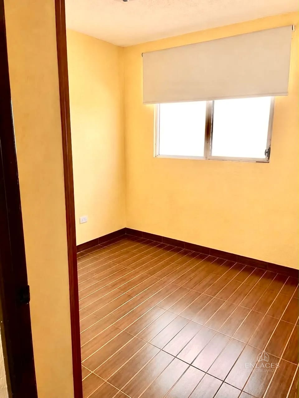 Zona 8 de Mixco • Casa en Venta • Condominio Pinares de San Cristóbal — Casa en Venta en Pinares de San Cristobal, Zona 8 Mixco, Guatemala, Ciudad — foto 4 de 6