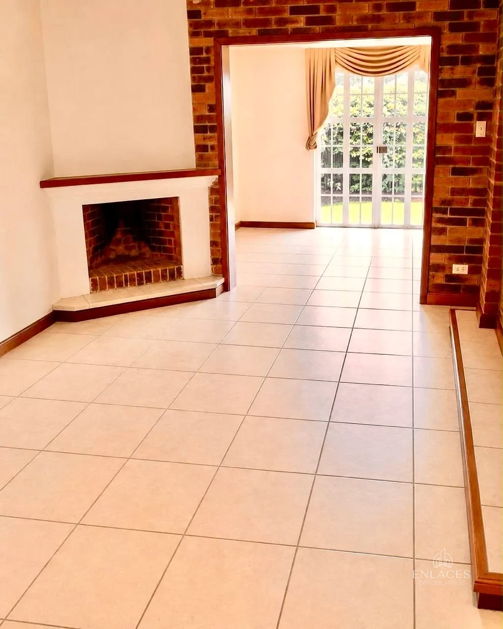Km 16.5 CAES • Casa en Venta • Condominio Arrazola Panorama — Casa en Venta en Arrazola Panorama, Carretera a El Salvador, Guatemala, Ciudad — foto 9 de 10