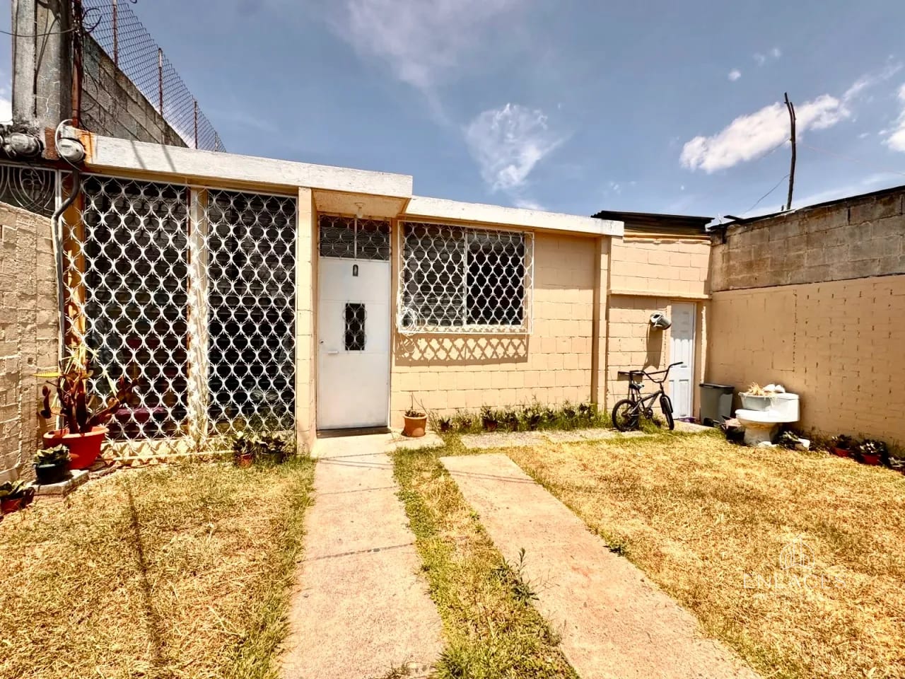 Zona 1 de Mixco • Casa en Venta • Lomas de Portugal — Casa en Venta en Zona 1 Mixco, Guatemala, Ciudad — foto 1 de 17