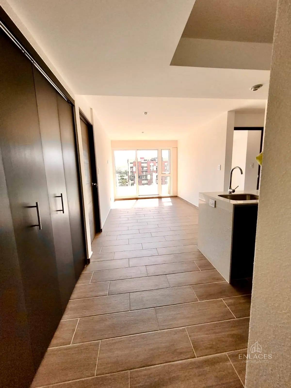 Zona 7 • Apartamento en Renta • Edificio Parque Mateo — Apartamento en Alquiler en Parque Mateo, Zona 7, Guatemala, Ciudad — foto 4 de 12