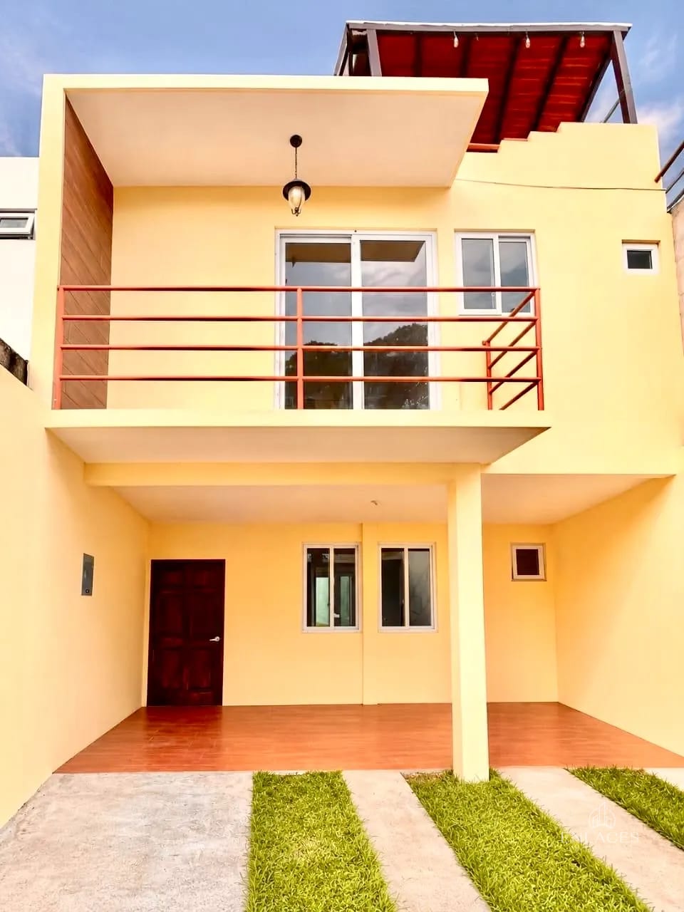 Zona 8 de Mixco • Casa en Venta • Balcones de San Cristóbal — Casa en Venta en Zona 8 Mixco, Guatemala, Ciudad — foto 1 de 9