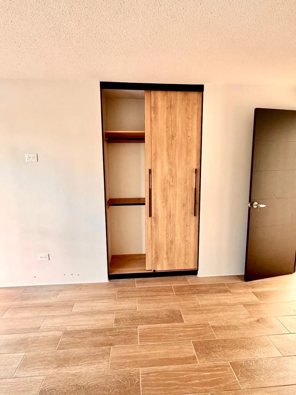 Km 18.5 Santa Catarina Pinula • Casa en Renta/Venta • Mirabosque — Casa en Alquiler en Santa Catarina Pinula, Carretera a El Salvador, Guatemala, Ciudad — foto 11 de 14