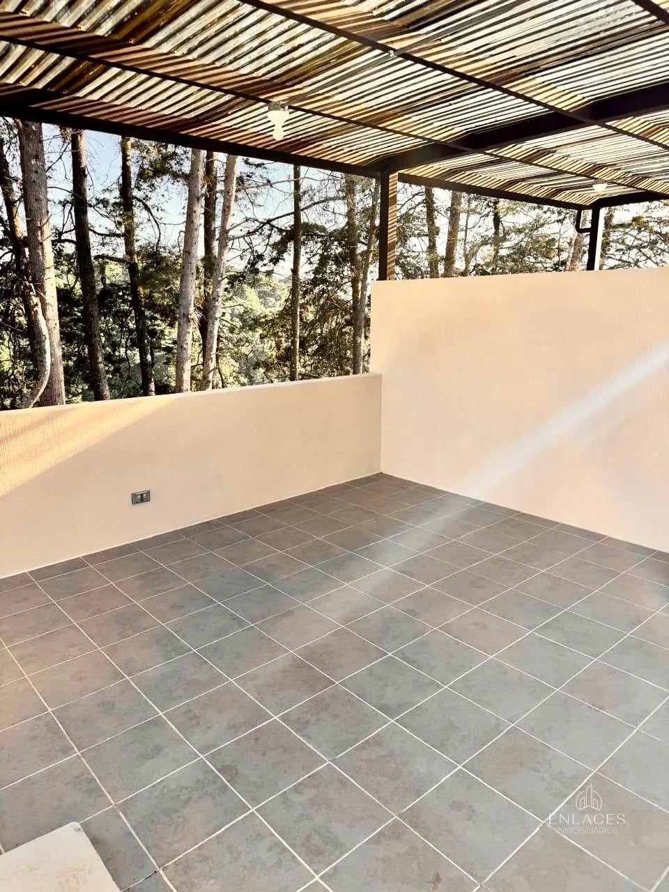 Km 18.5 Santa Catarina Pinula • Casa en Renta/Venta • Mirabosque — Casa en Alquiler en Santa Catarina Pinula, Carretera a El Salvador, Guatemala, Ciudad — foto 13 de 14