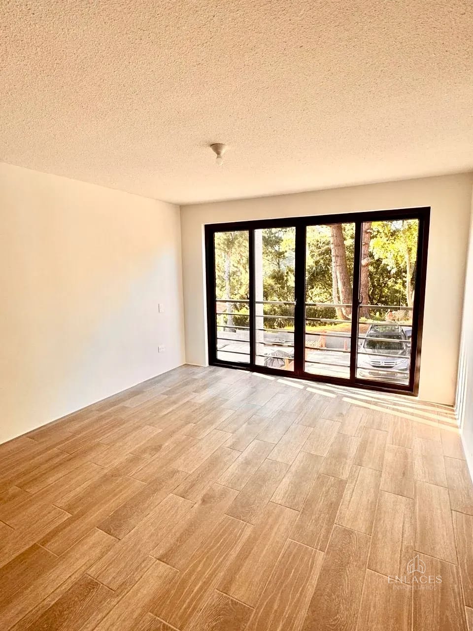 Km 18.5 Santa Catarina Pinula • Casa en Renta/Venta • Mirabosque — Casa en Alquiler en Santa Catarina Pinula, Carretera a El Salvador, Guatemala, Ciudad — foto 10 de 14