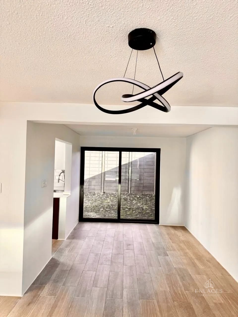 Km 18.5 Santa Catarina Pinula • Casa en Renta/Venta • Mirabosque — Casa en Alquiler en Santa Catarina Pinula, Carretera a El Salvador, Guatemala, Ciudad — foto 4 de 14
