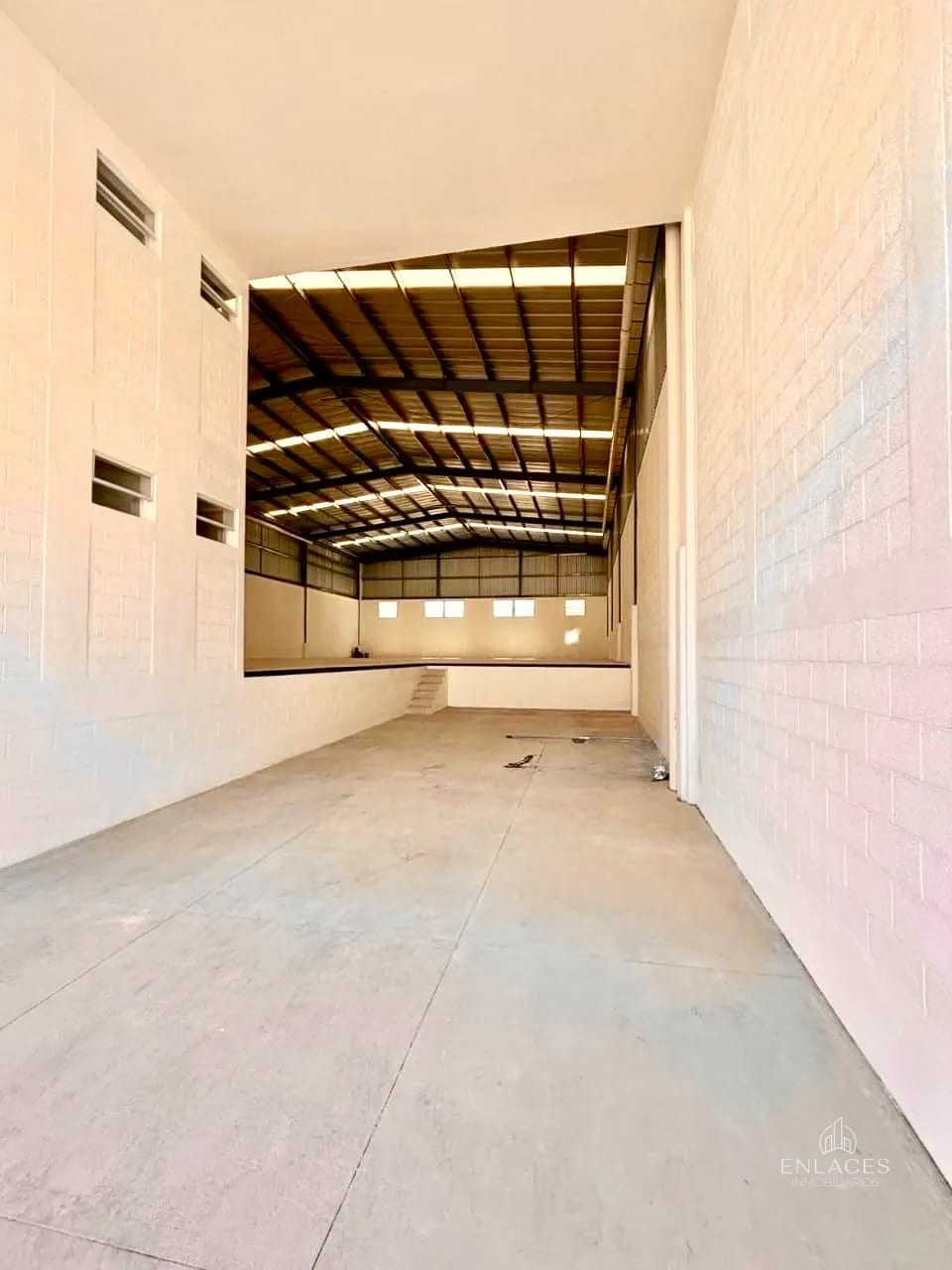 Zona 4 de Mixco • Bodega en renta • Complejo Las Tunas, El Naranjo — Bodega / Ofibodega en Alquiler en Zona 4 Mixco, Guatemala, Ciudad — foto 4 de 6