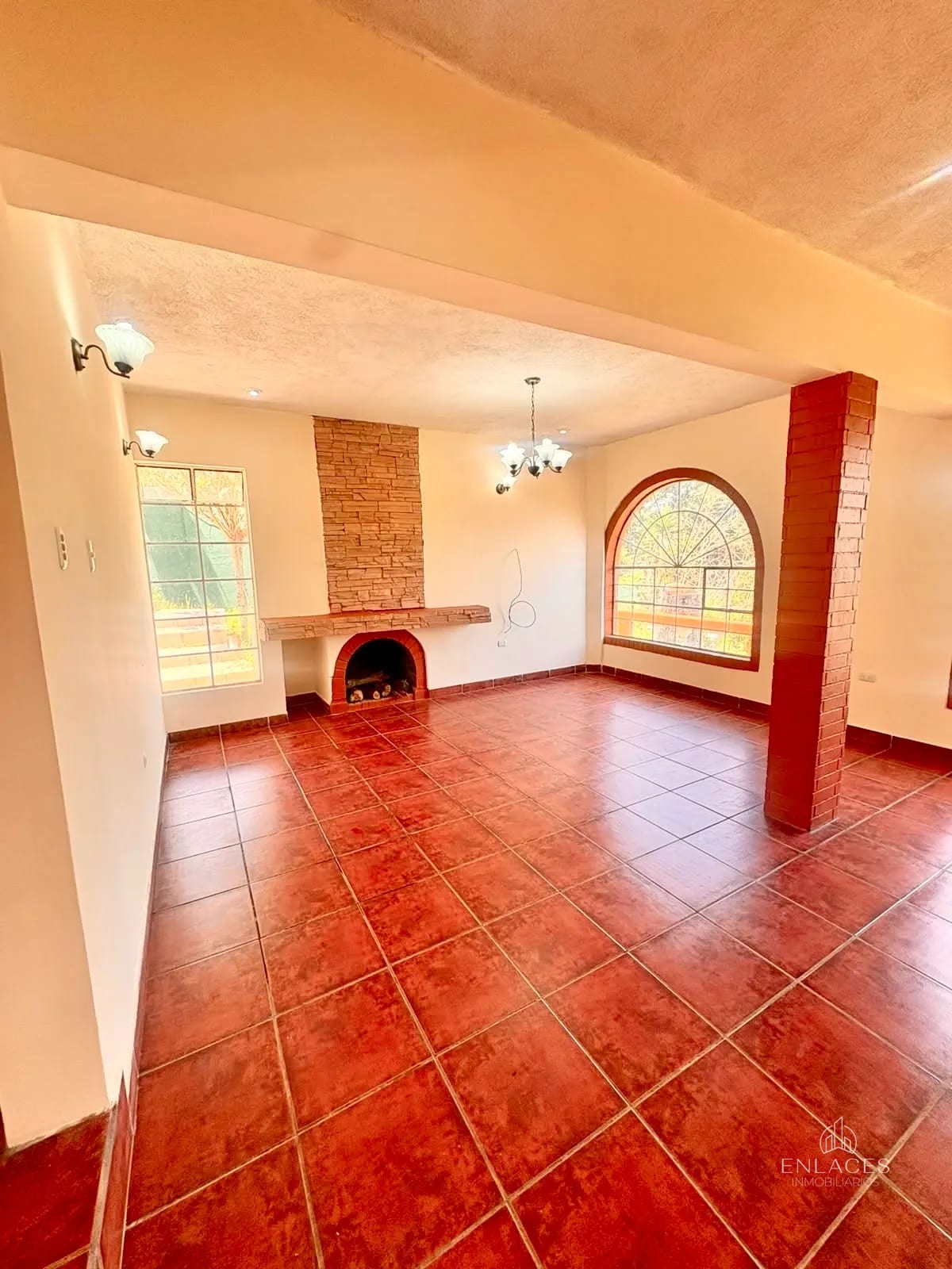 Zona 16 • Casa en Renta/Venta • Fuera de garita en Kanajuyú — Casa en Alquiler en Kanajuyú, Zona 16, Guatemala, Ciudad — foto 12 de 14