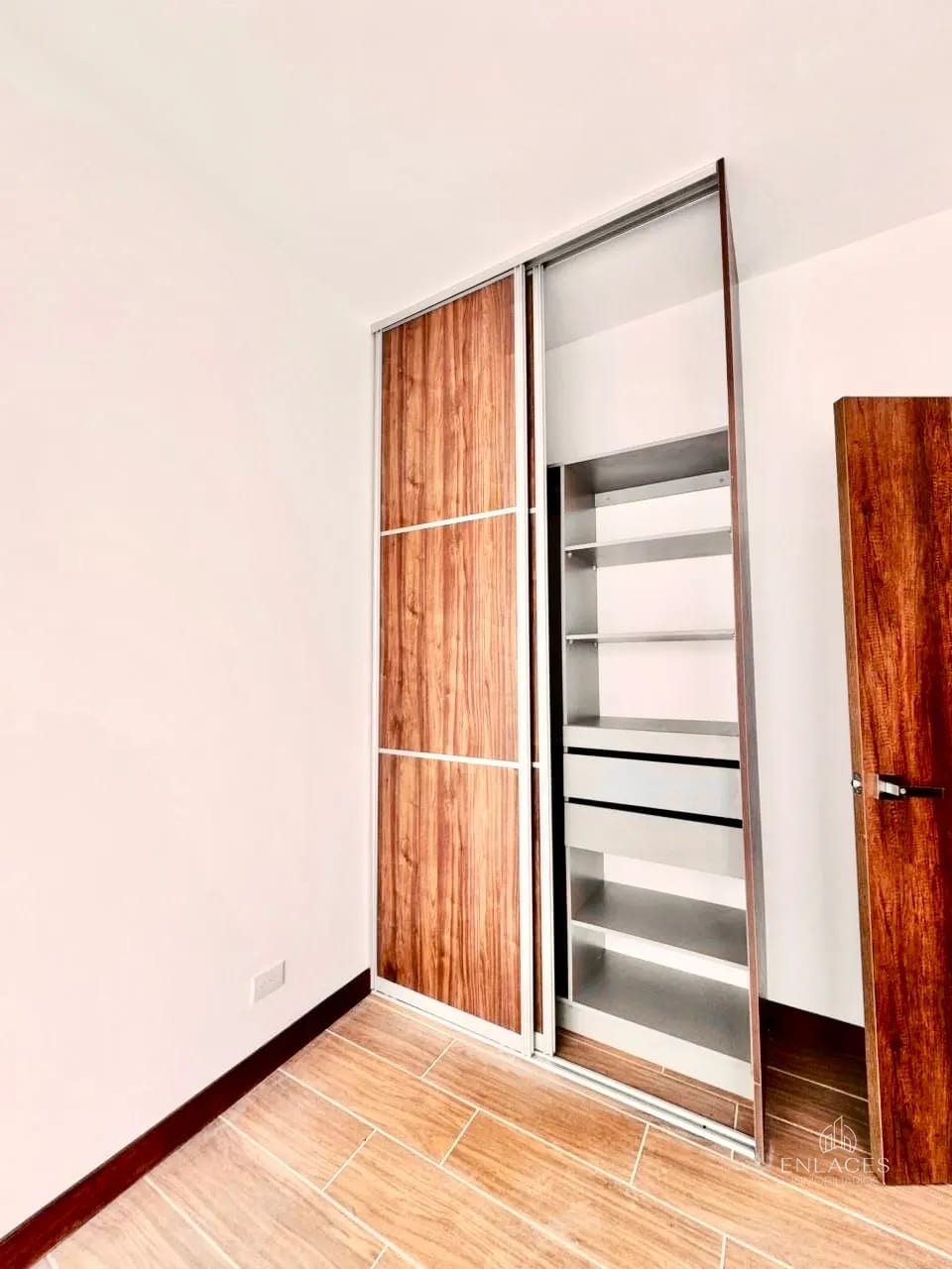 Km 16.5 CAES • Casa en Venta • Condominio 7 Gotas de San Vicente — Casa en Venta en km 16-20, Carretera a El Salvador, Guatemala, Ciudad — foto 15 de 17