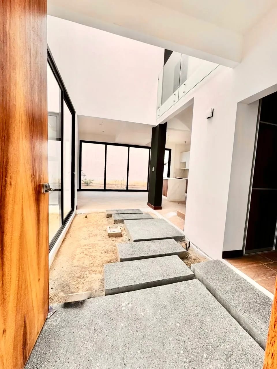 Km 16.5 CAES • Casa en Venta • Condominio 7 Gotas de San Vicente — Casa en Venta en km 16-20, Carretera a El Salvador, Guatemala, Ciudad — foto 3 de 17