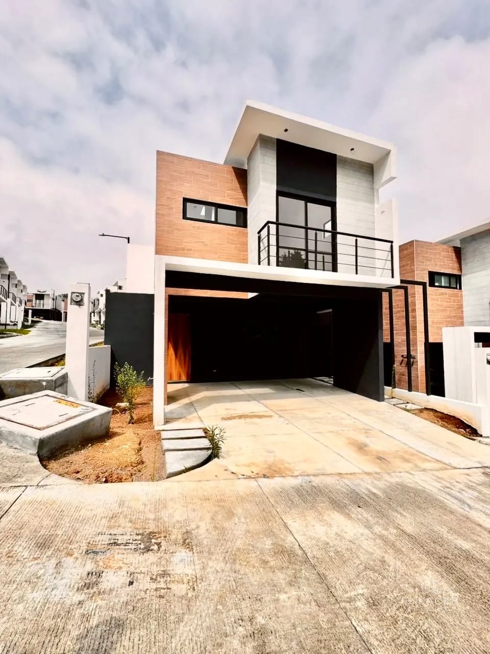 Km 16.5 CAES • Casa en Venta • Condominio 7 Gotas de San Vicente — Casa en Venta en km 16-20, Carretera a El Salvador, Guatemala, Ciudad — foto 1 de 17