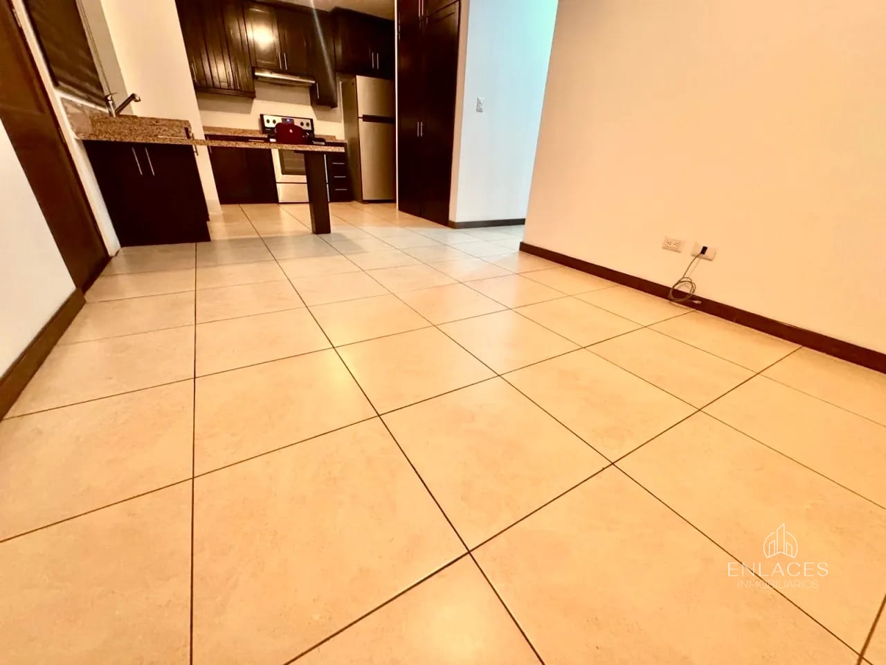 Zona 11 • Apartamento en Renta • Edificio Santa María Las Charcas — Apartamento en Alquiler en Santa María de Las Charcas, Zona 11, Guatemala, Ciudad — foto 4 de 12