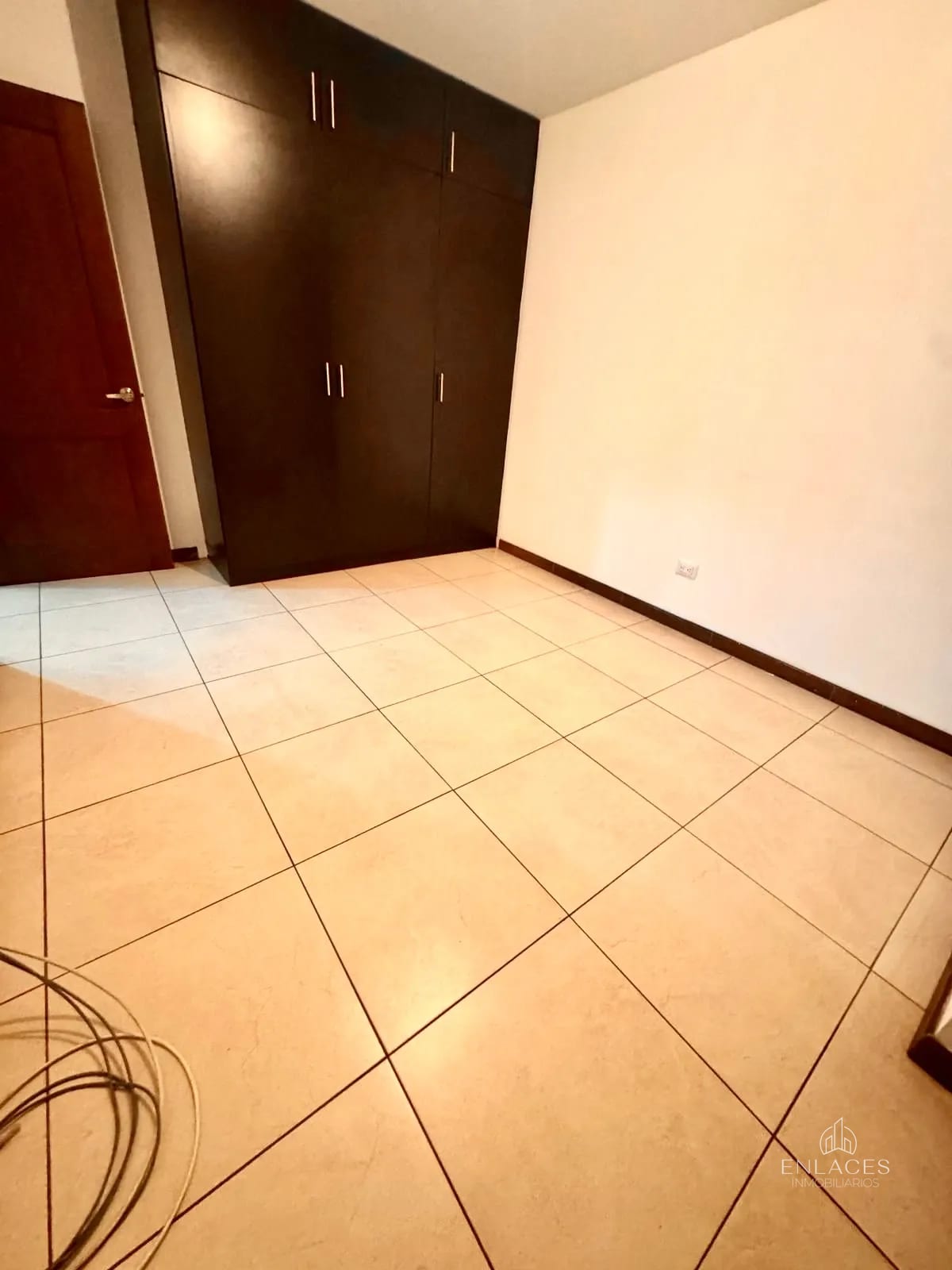 Zona 11 • Apartamento en Renta • Edificio Santa María Las Charcas — Apartamento en Alquiler en Santa María de Las Charcas, Zona 11, Guatemala, Ciudad — foto 6 de 12