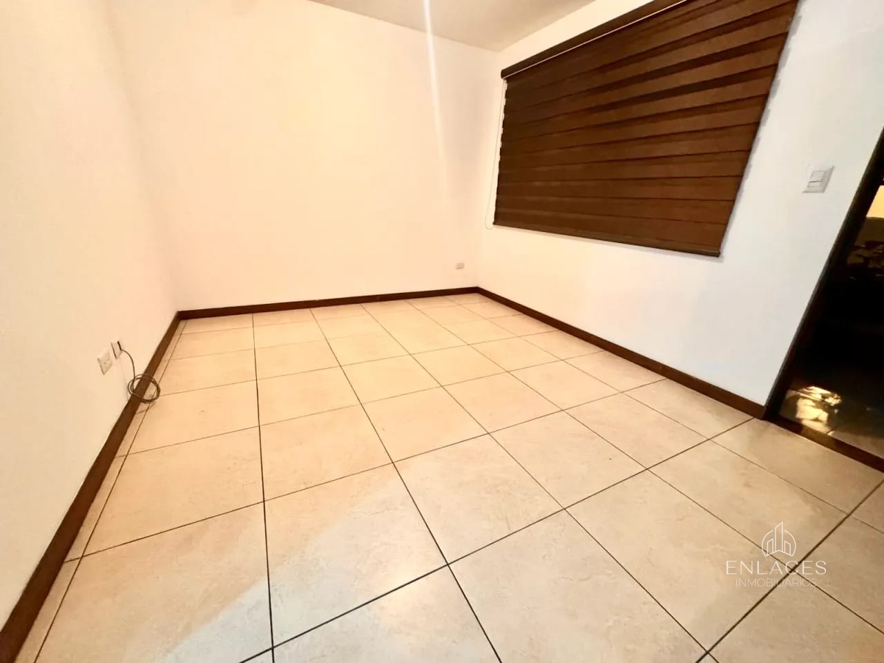 Zona 11 • Apartamento en Renta • Edificio Santa María Las Charcas — Apartamento en Alquiler en Santa María de Las Charcas, Zona 11, Guatemala, Ciudad — foto 7 de 12