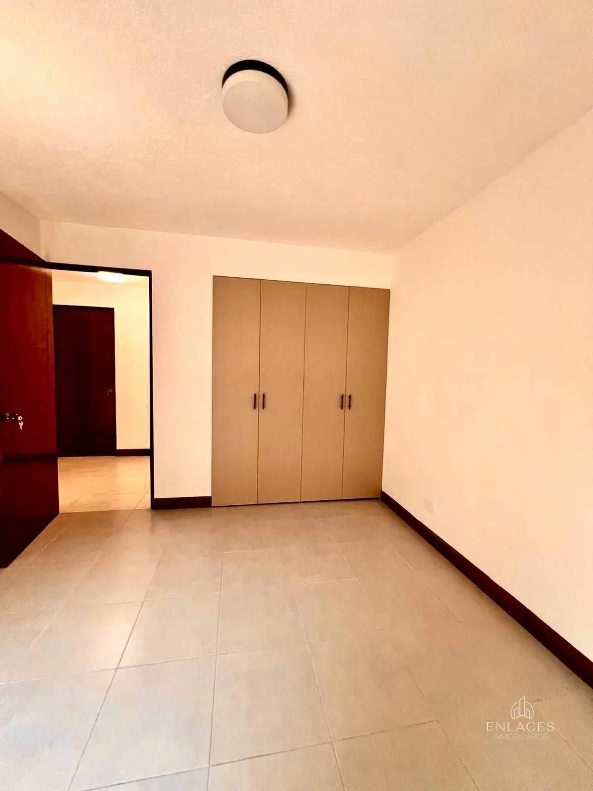 Zona 10 • Apartamento en Renta • Condominio San Angelo — Apartamento en Alquiler en San Angelo, Zona 10, Guatemala, Ciudad — foto 10 de 15