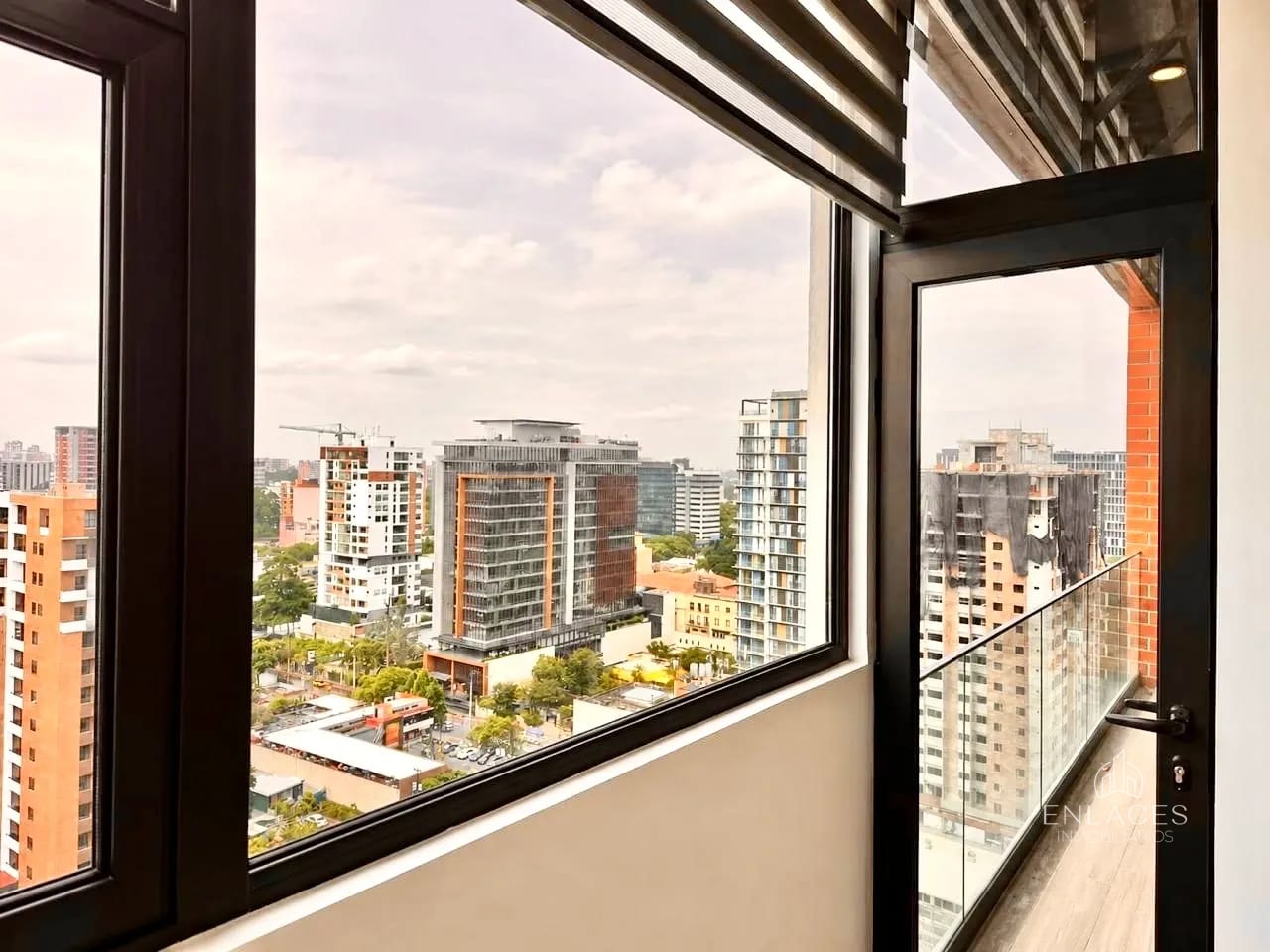 Zona 10 • Apartamento en Renta/Venta • Edificio Diagoseis • Amueblado — Apartamento en Alquiler en Diagoseis, Zona 10, Guatemala, Ciudad — foto 7 de 13
