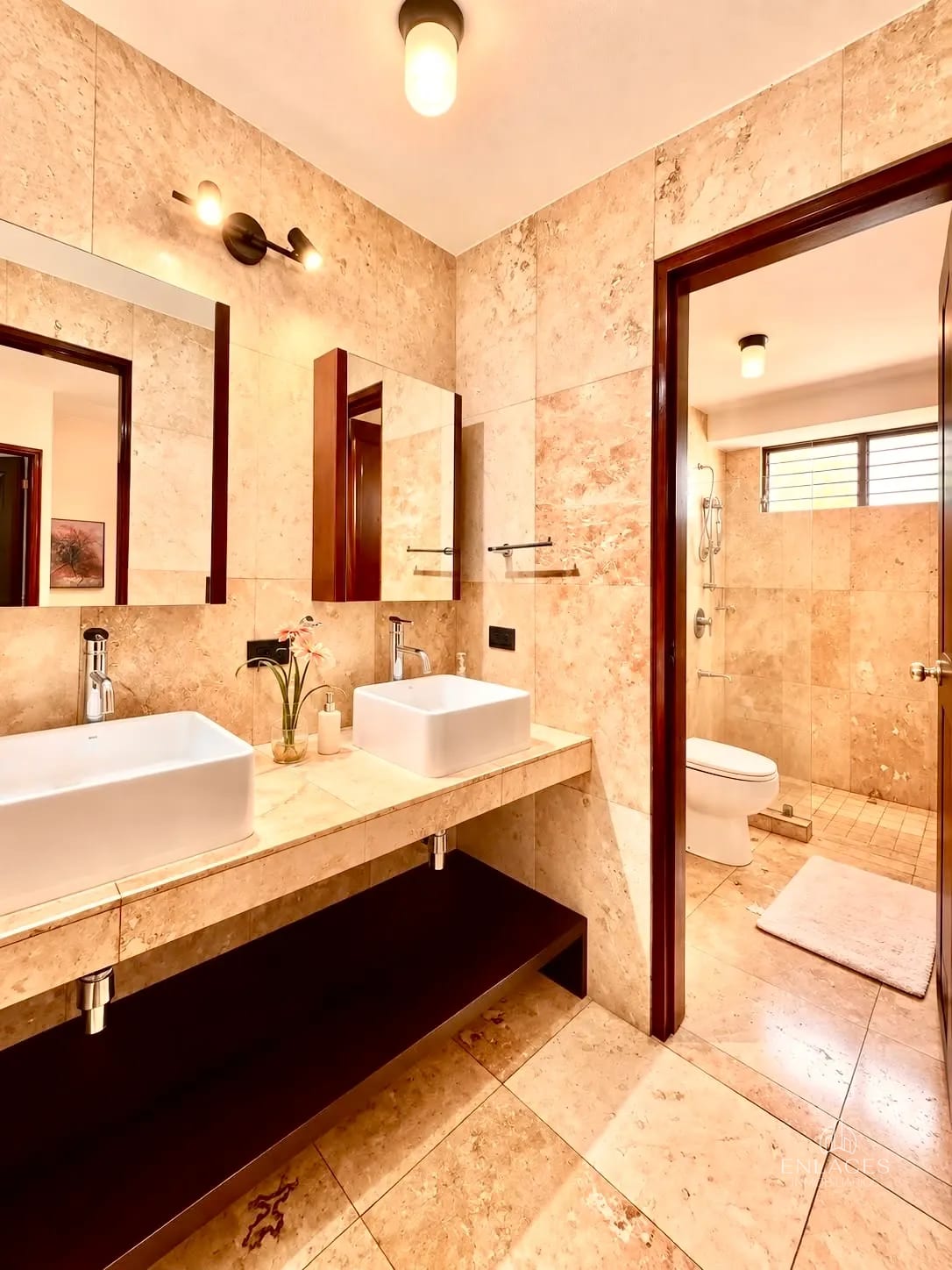 Zona 10 • Apartamento Amueblado en Renta/Venta • Moradas del Acueducto — Apartamento en Alquiler en Moradas del Acueducto, Zona 10, Guatemala, Ciudad — foto 8 de 9