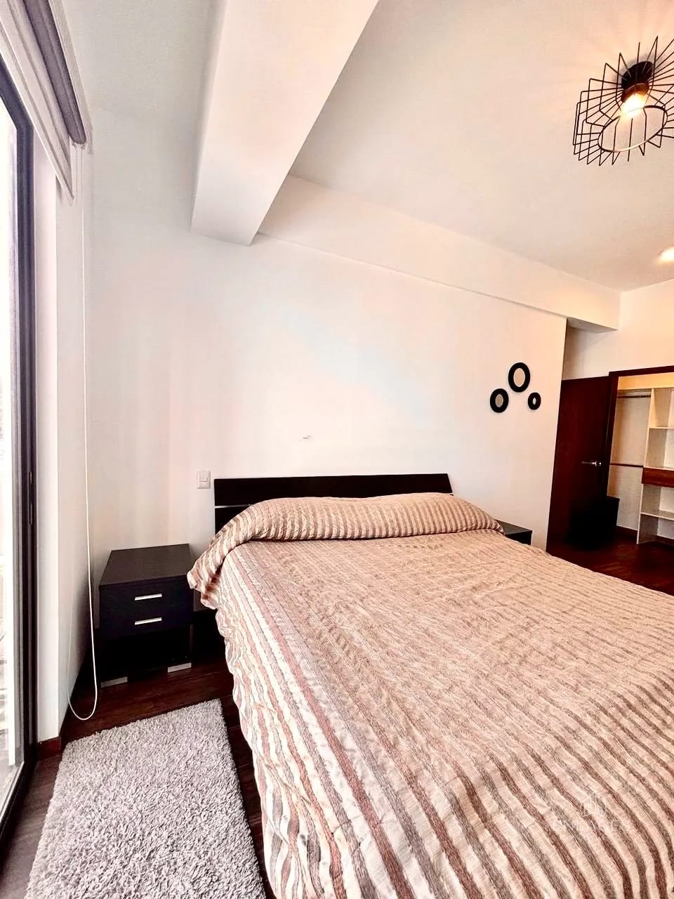 Zona 10 • Apartamento Amueblado en Renta/Venta • Edificio Casa Clara — Apartamento en Alquiler en Casa Clara, Zona 10, Guatemala, Ciudad — foto 9 de 13