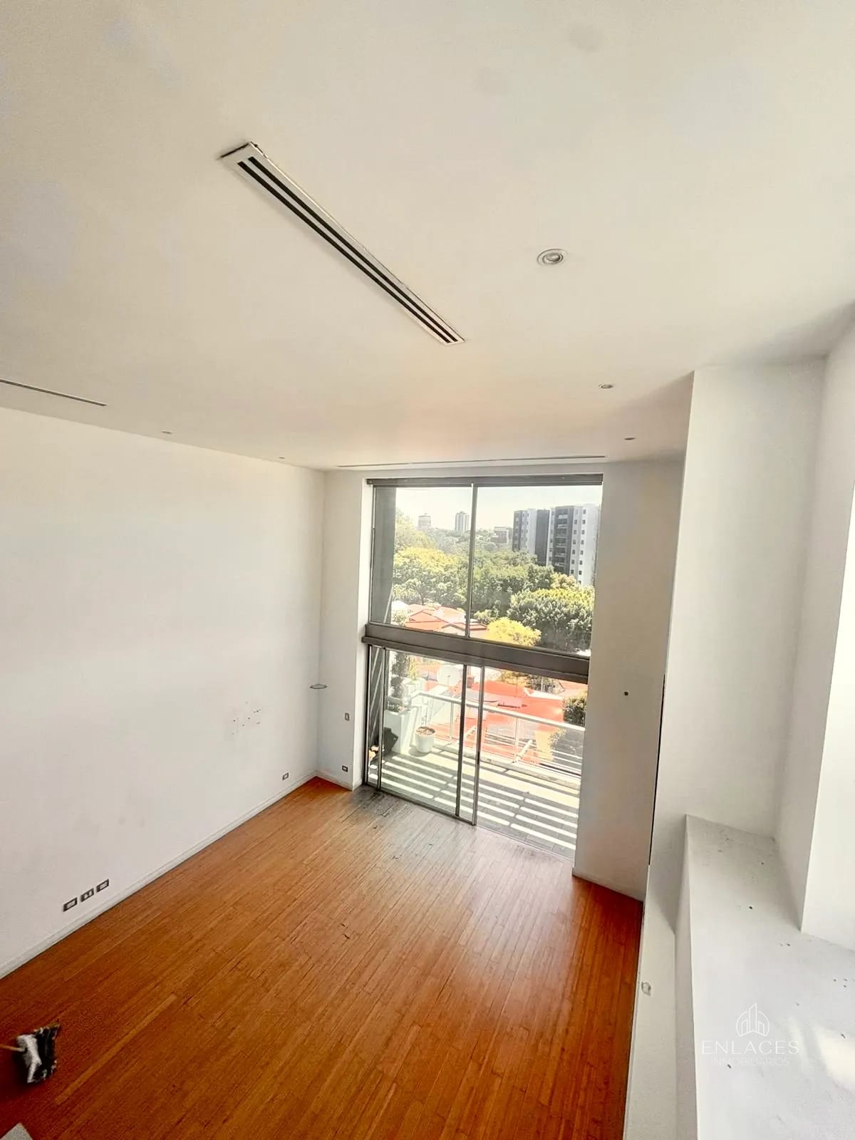Zona 10 • Apartamento en Venta • Edificio Atrium — Apartamento en Venta en Atrium, Zona 10, Guatemala, Ciudad — foto 8 de 10