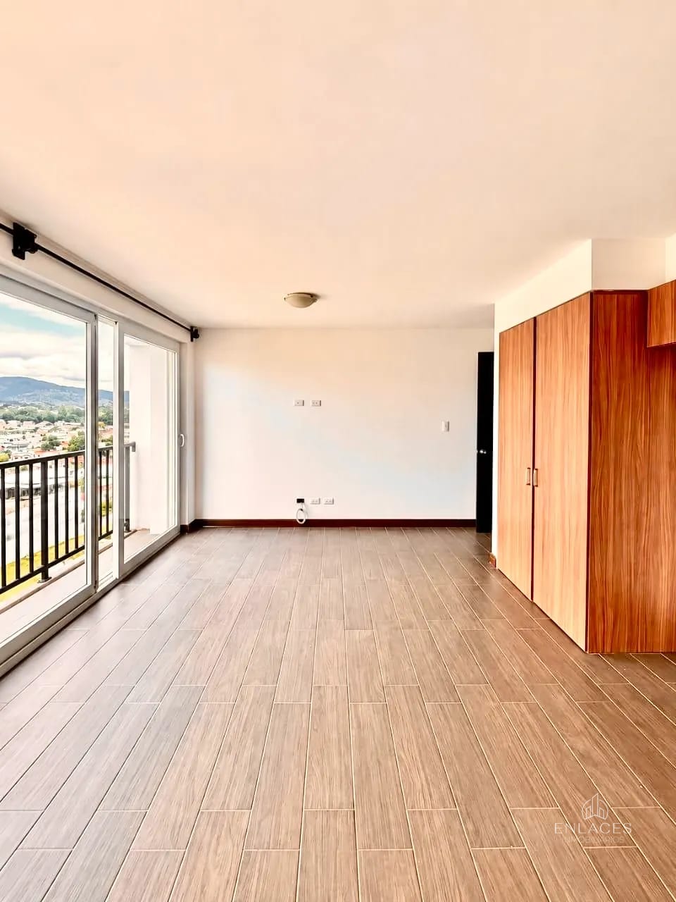 Zona 4 de Mixco • Apartamento en Renta • Edificio Treo — Apartamento en Alquiler en Zona 4 Mixco, Guatemala, Ciudad — foto 2 de 10