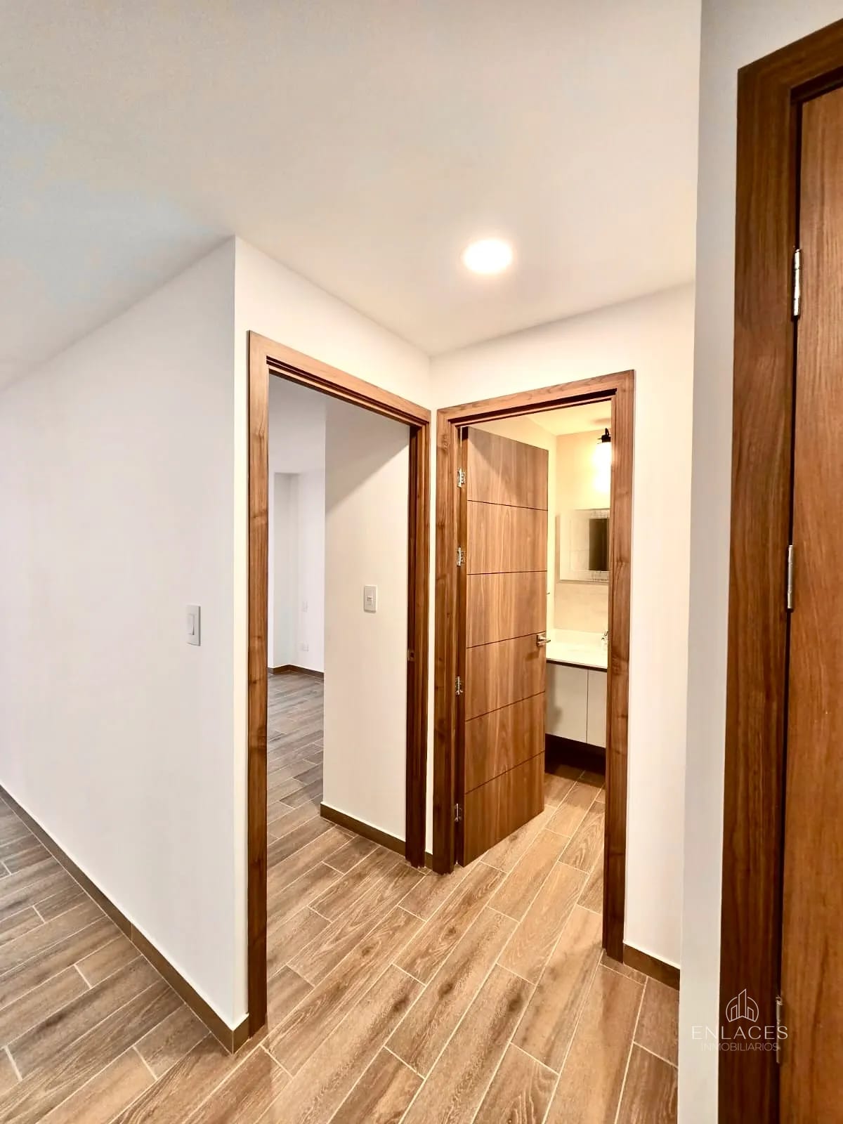 Zona 14 • Apartamento en Renta • Edificio Parque 14 — Apartamento en Alquiler en Parque 14, Zona 14, Guatemala, Ciudad — foto 4 de 9