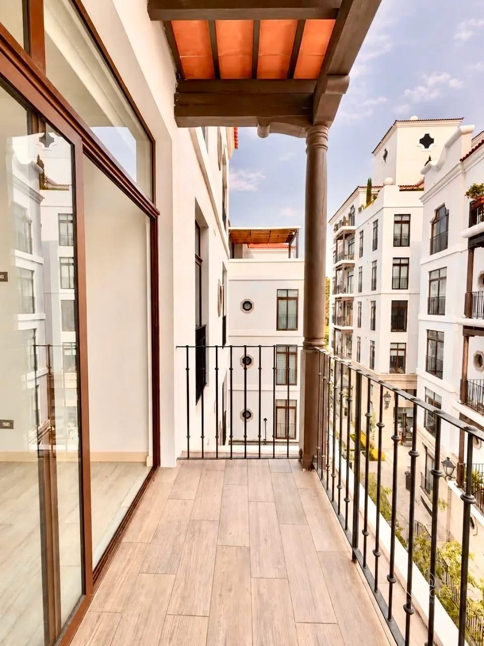 Zona 16 • Apartamento en Venta • Edificio Lirios Cayalá 1 — Apartamento en Venta en Lirios de Cayalá I, Zona 16, Guatemala, Ciudad — foto 4 de 8