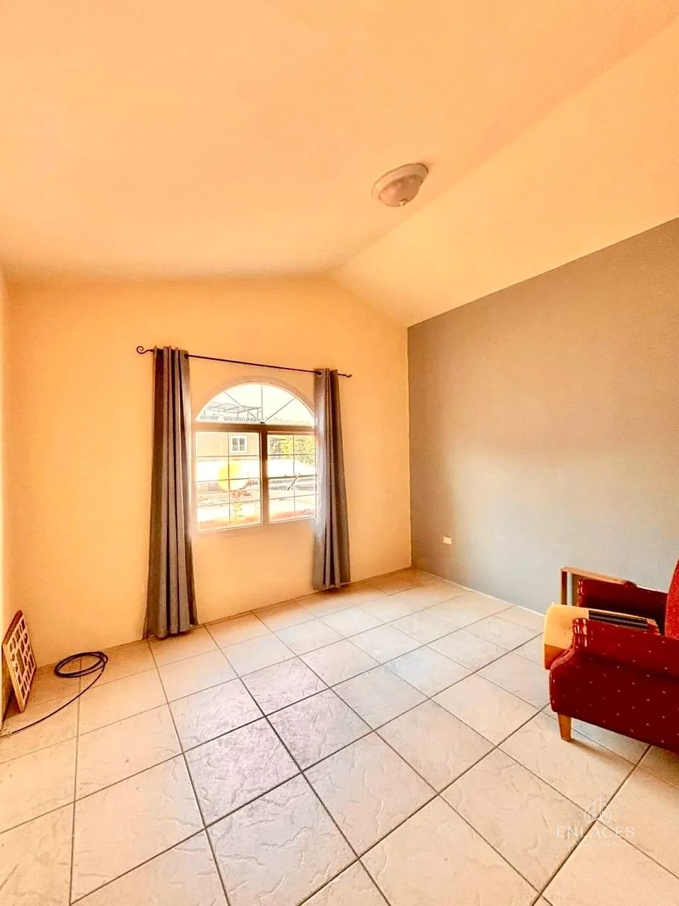 Zona 8 de Mixco • Casa en Venta • Condominio Las Orquídeas — Casa en Venta en Zona 8 Mixco, Guatemala, Ciudad — foto 11 de 12