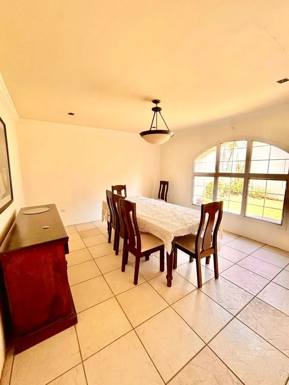 Zona 8 de Mixco • Casa en Venta • Condominio Las Orquídeas — Casa en Venta en Zona 8 Mixco, Guatemala, Ciudad — foto 4 de 12