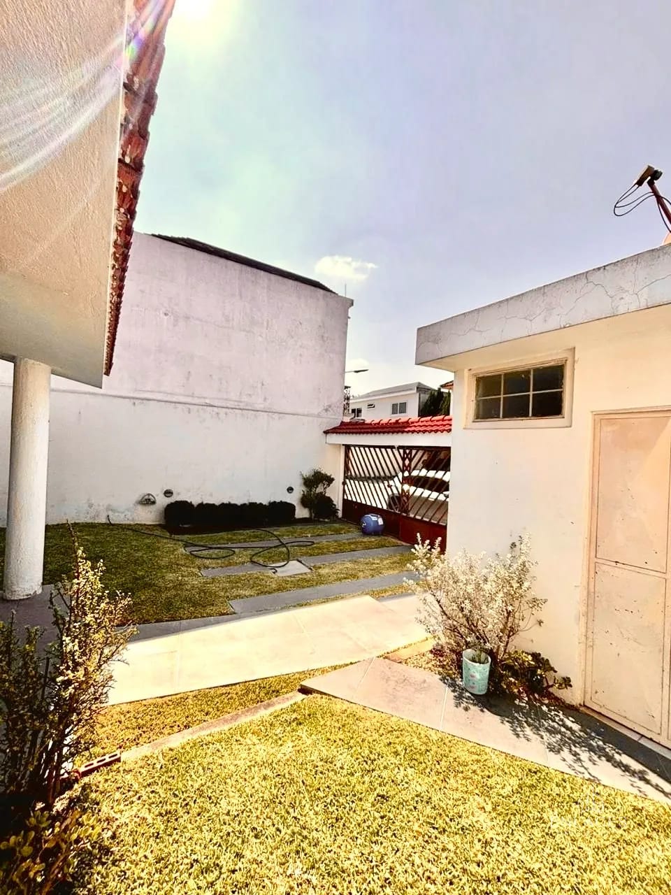 Zona 8 de Mixco • Casa en Venta • Condominio Las Orquídeas — Casa en Venta en Zona 8 Mixco, Guatemala, Ciudad — foto 2 de 12