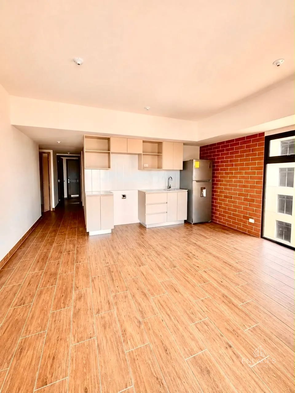 Zona 4 • Apartamento en Renta • Edificio Modra — Apartamento en Alquiler en Modra, Zona 4, Guatemala, Ciudad — foto 1 de 9