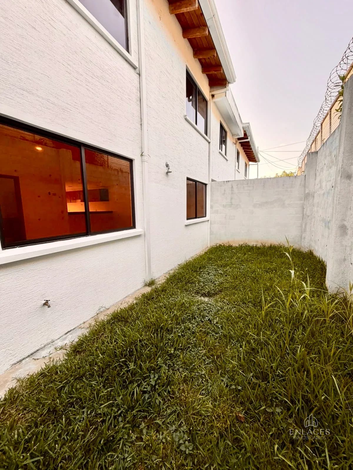 Zona 16 • Casa en Renta • Condominio San Mateo — Casa en Alquiler en Zona 16, Guatemala, Ciudad — foto 3 de 16