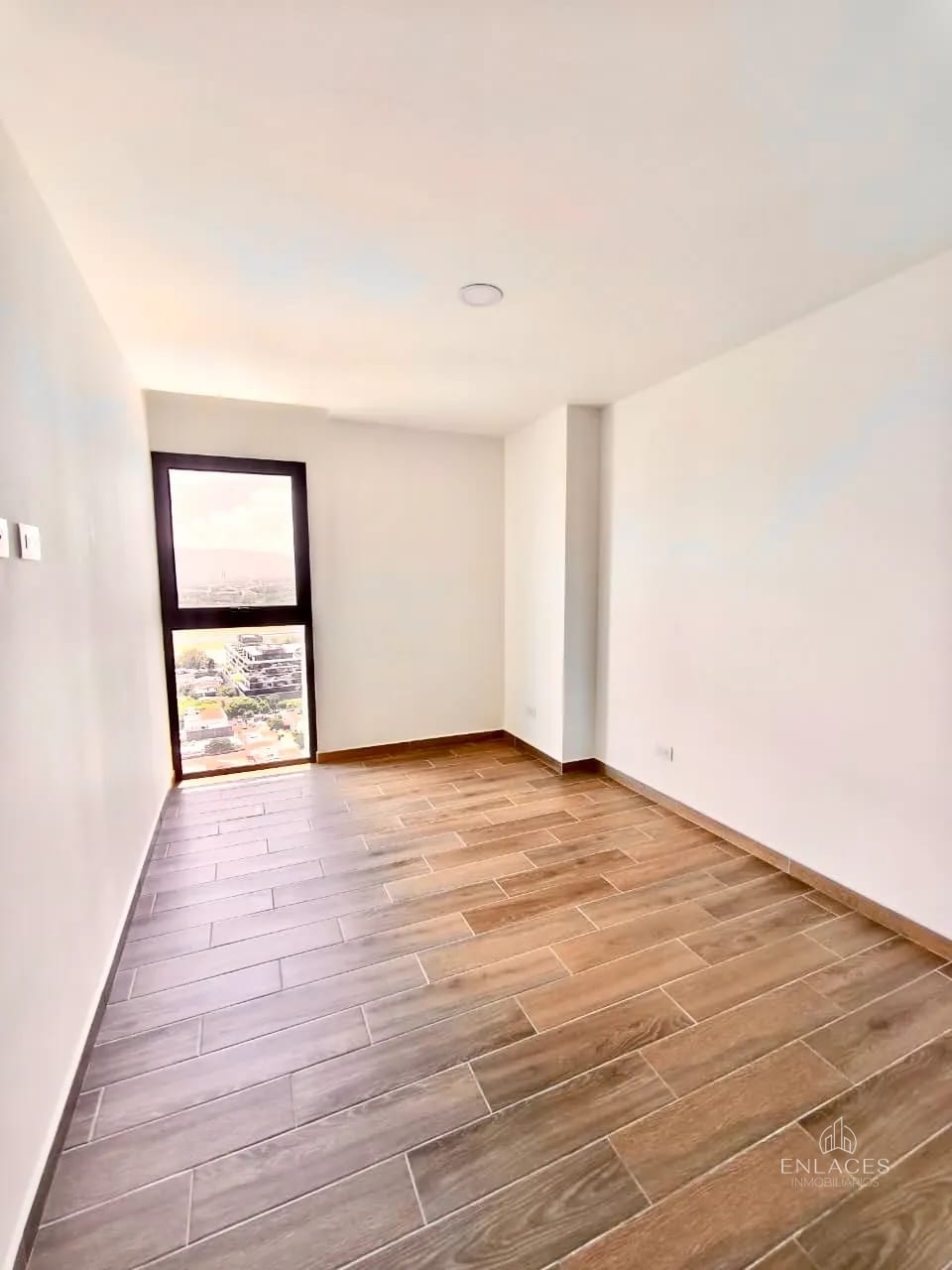 Zona 14 • Apartamento en Venta • Edificio Parque 14 — Apartamento en Venta en Parque 14, Zona 14, Guatemala, Ciudad — foto 11 de 16
