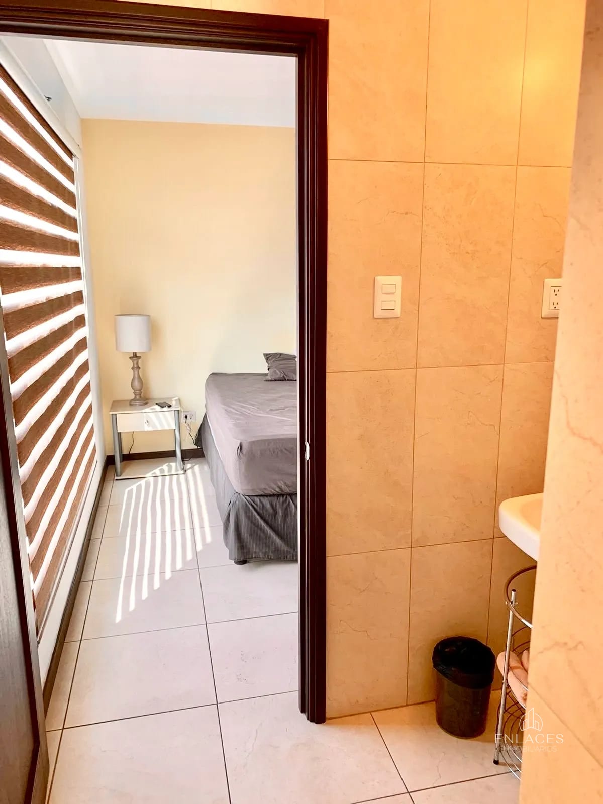 Zona 7 • Apartamento en Renta • Edificio Pórtico — Apartamento en Alquiler en Zona 7, Guatemala, Ciudad — foto 8 de 12