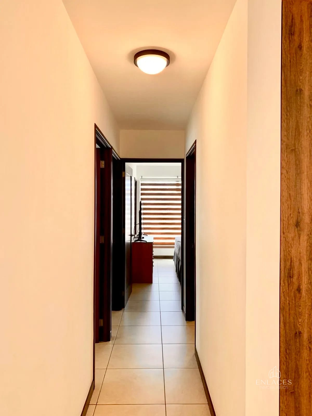 Zona 7 • Apartamento en Renta • Edificio Pórtico — Apartamento en Alquiler en Zona 7, Guatemala, Ciudad — foto 4 de 12