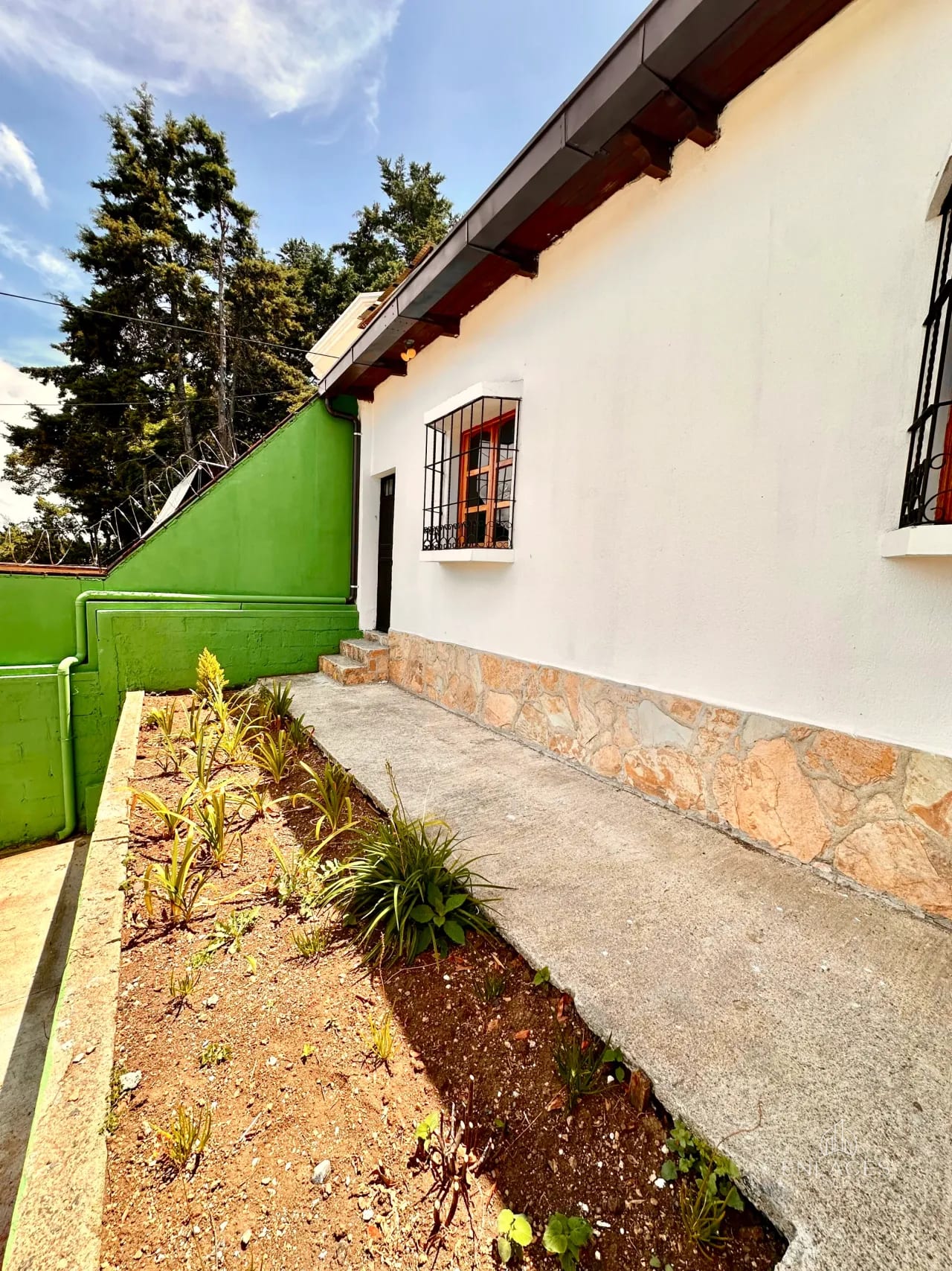 Km 15.8 CAES • Casa de 1 Nivel en Renta • Fuera de garita — Casa en Alquiler en km 11-15, Carretera a El Salvador, Guatemala, Ciudad — foto 5 de 16