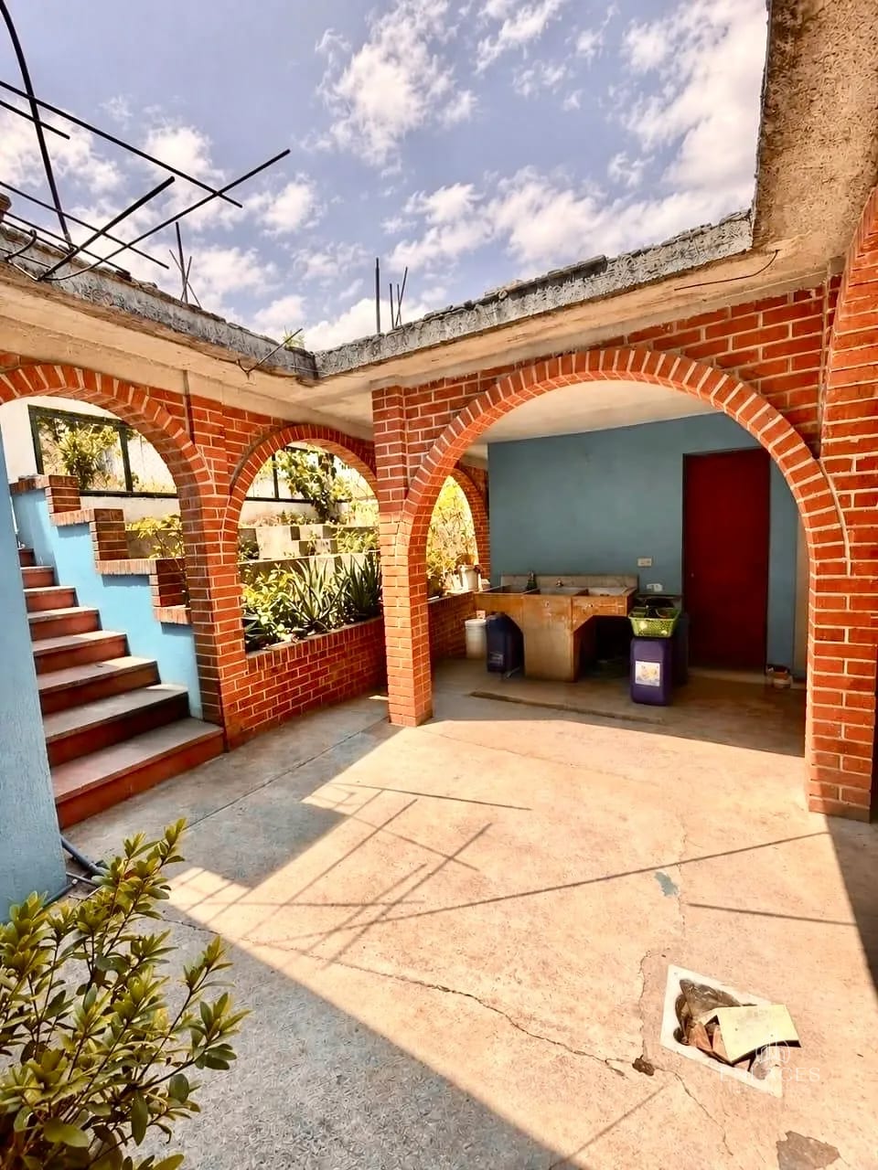 Zona 24 • Casa con Amplio Terreno en Venta • Los Encuentros, Canalitos — Casa en Venta en Zona 24, Guatemala, Ciudad — foto 2 de 9
