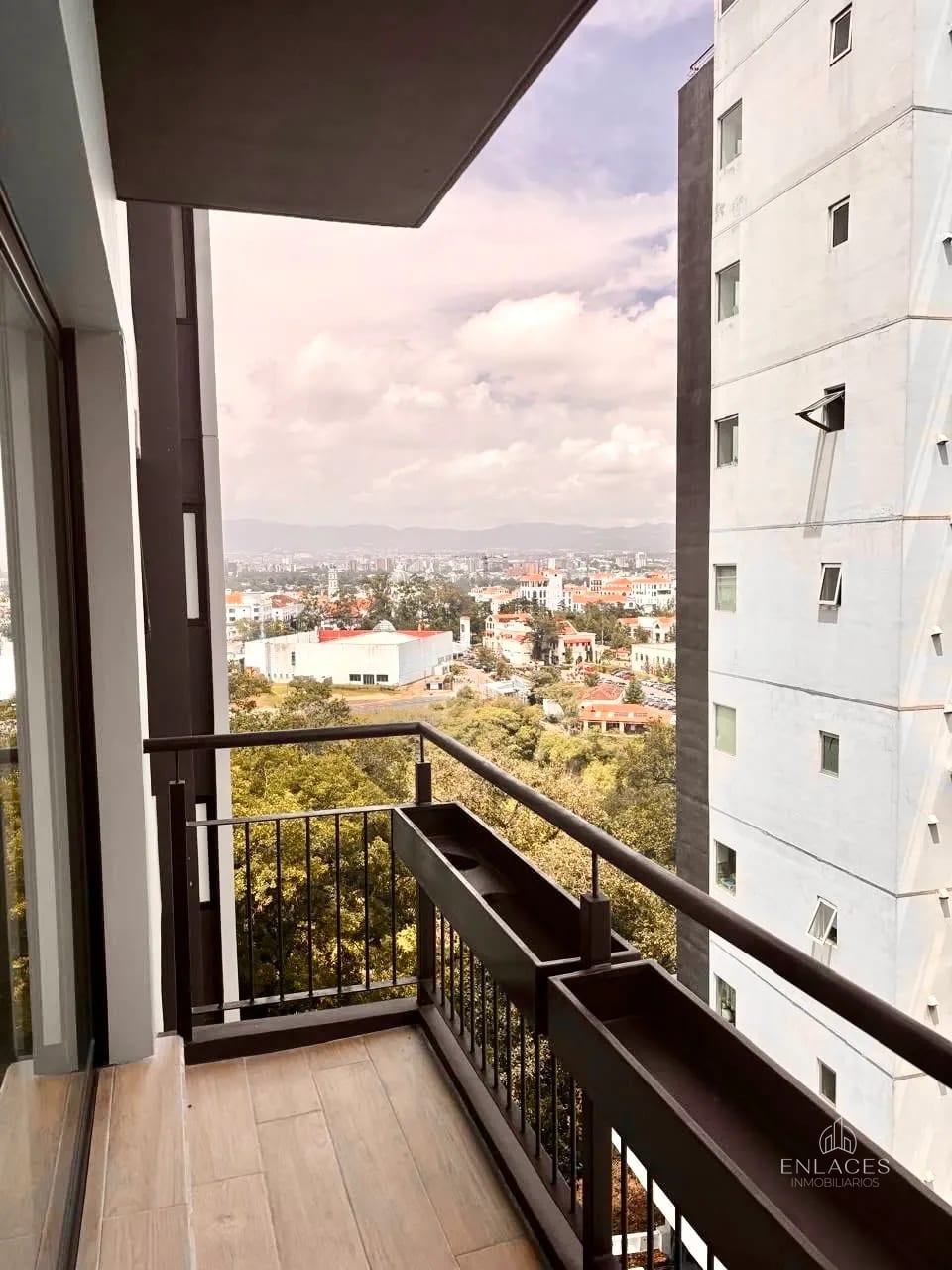 Zona 16 • Apartamento Nuevo en Renta • Edificio Vilabosque 34 — Apartamento en Alquiler en Kanajuyú, Zona 16, Guatemala, Ciudad — foto 4 de 12