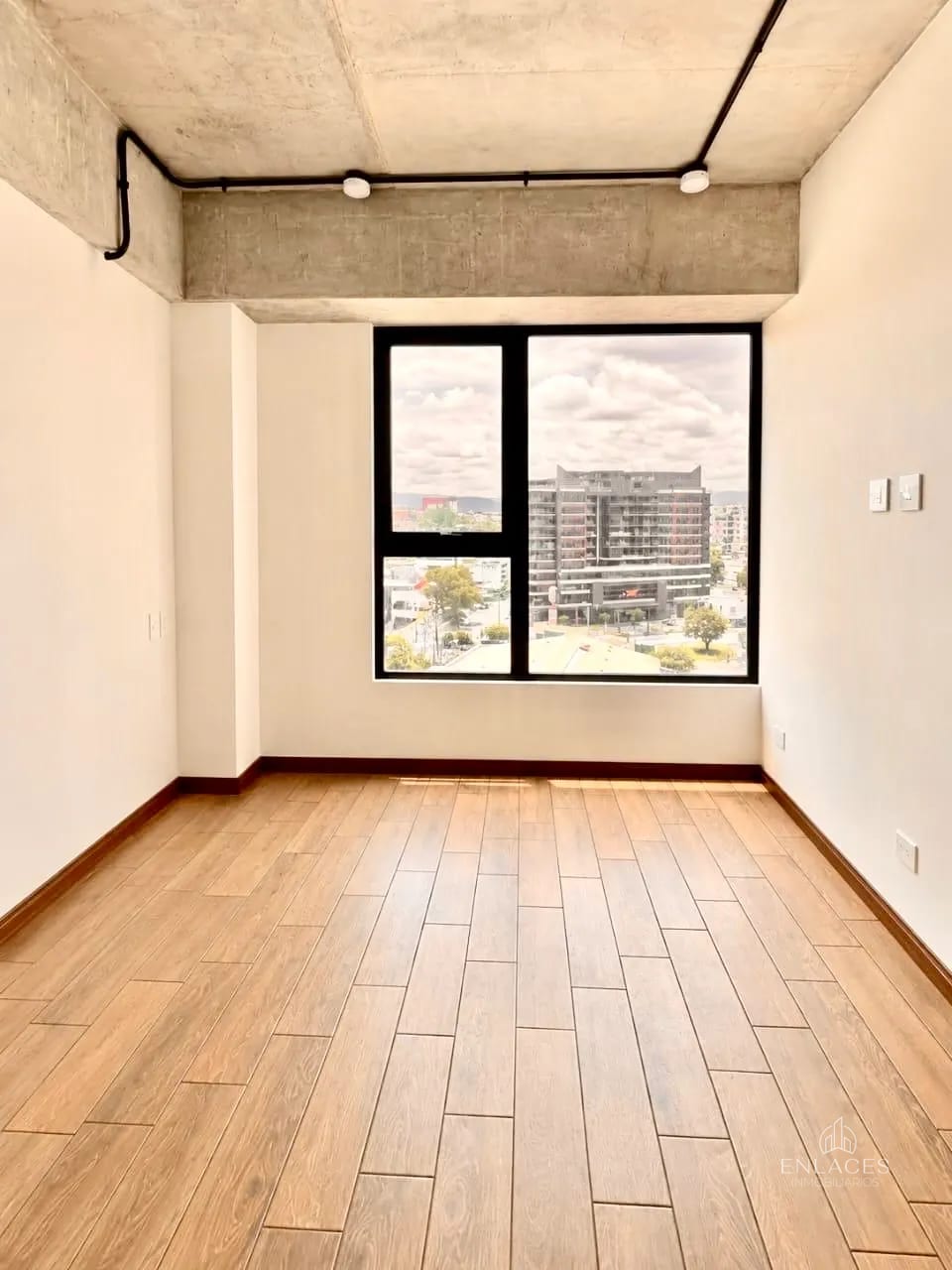 Zona 4 • Apartamento en Renta • Edificio Inara — Apartamento en Alquiler en Inara Cuatro Norte, Zona 4, Guatemala, Ciudad — foto 5 de 13