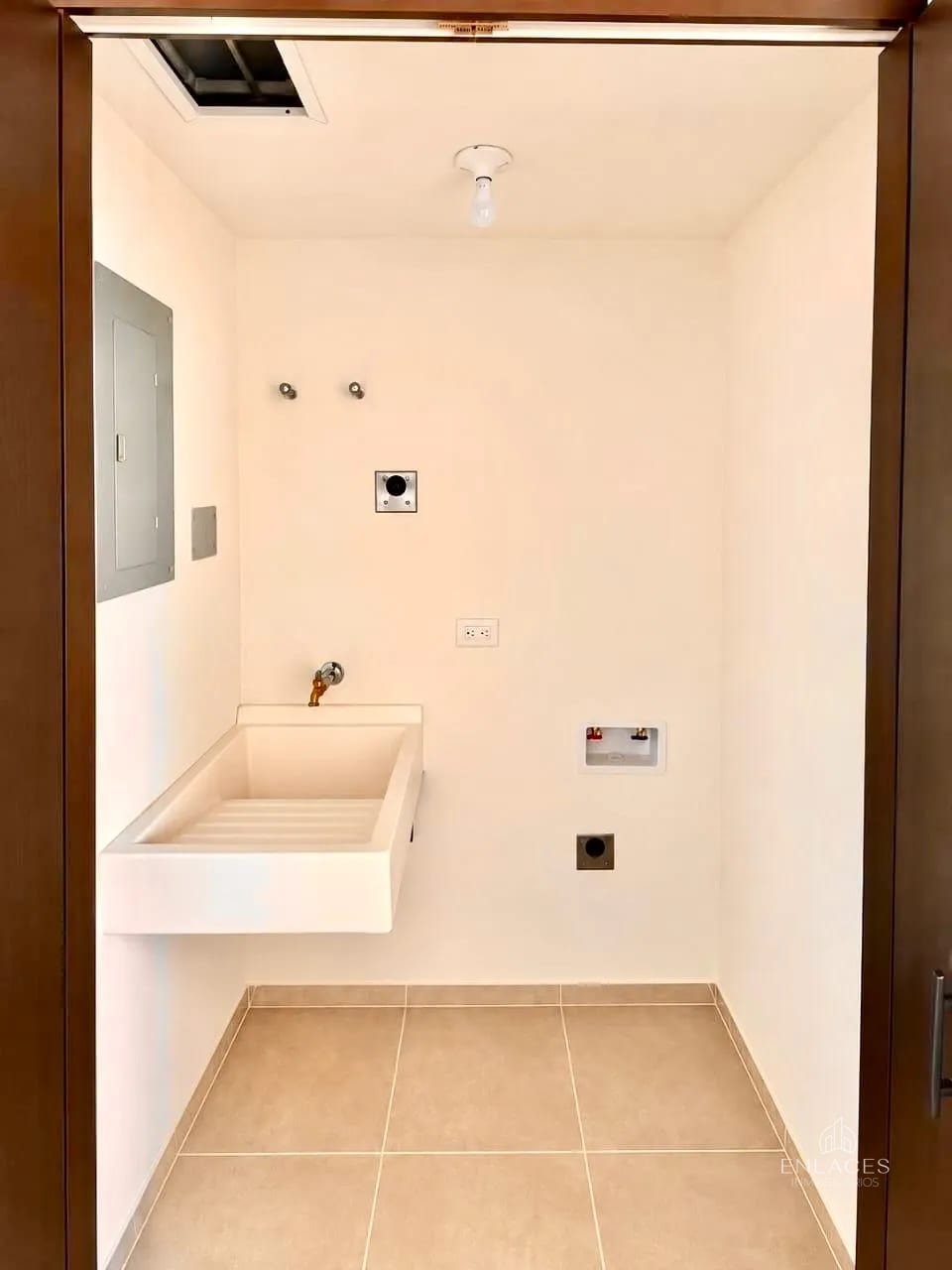Zona 12 • Apartamento en Renta/Venta • Edificio Esenta — Apartamento en Venta en Esenta, Zona 12, Guatemala, Ciudad — foto 9 de 11