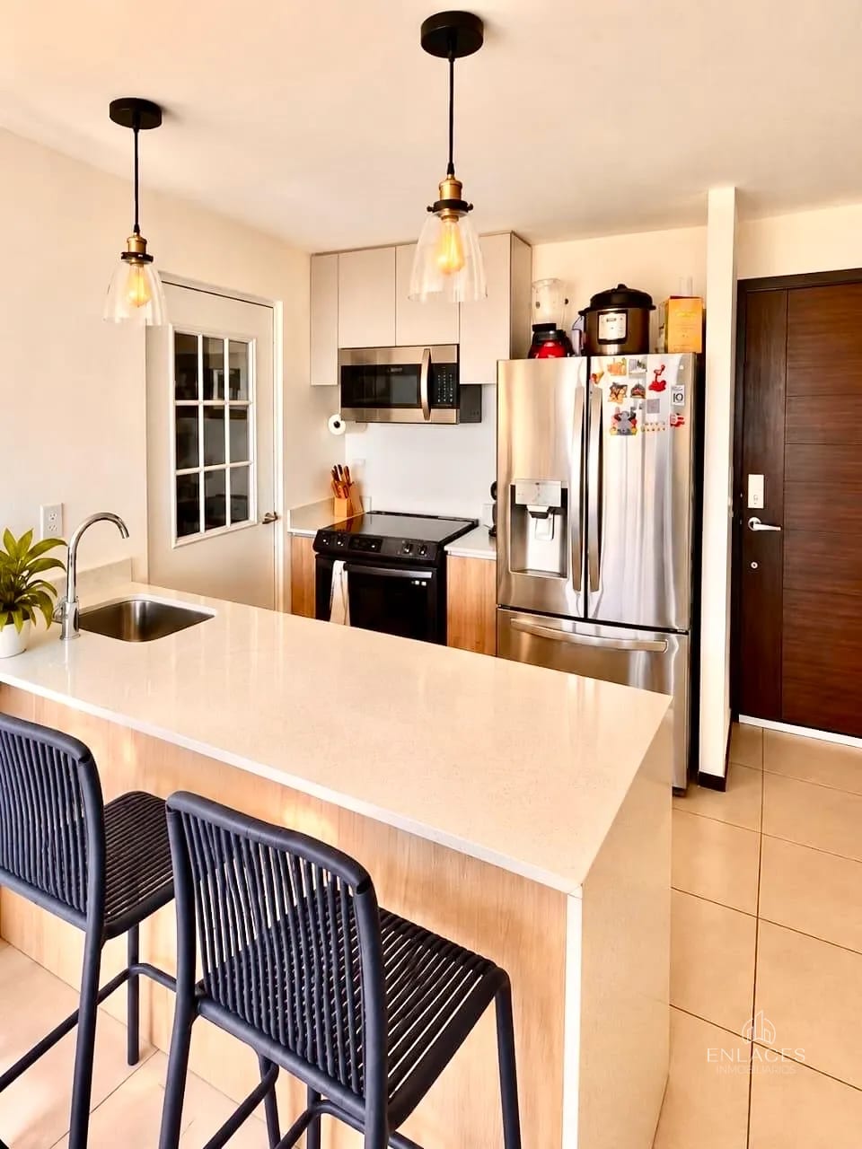 Zona 11 • Apartamento en Venta • Edificio Parque San Jorge — Apartamento en Venta en Parque San Jorge, Zona 11, Guatemala, Ciudad — foto 1 de 10