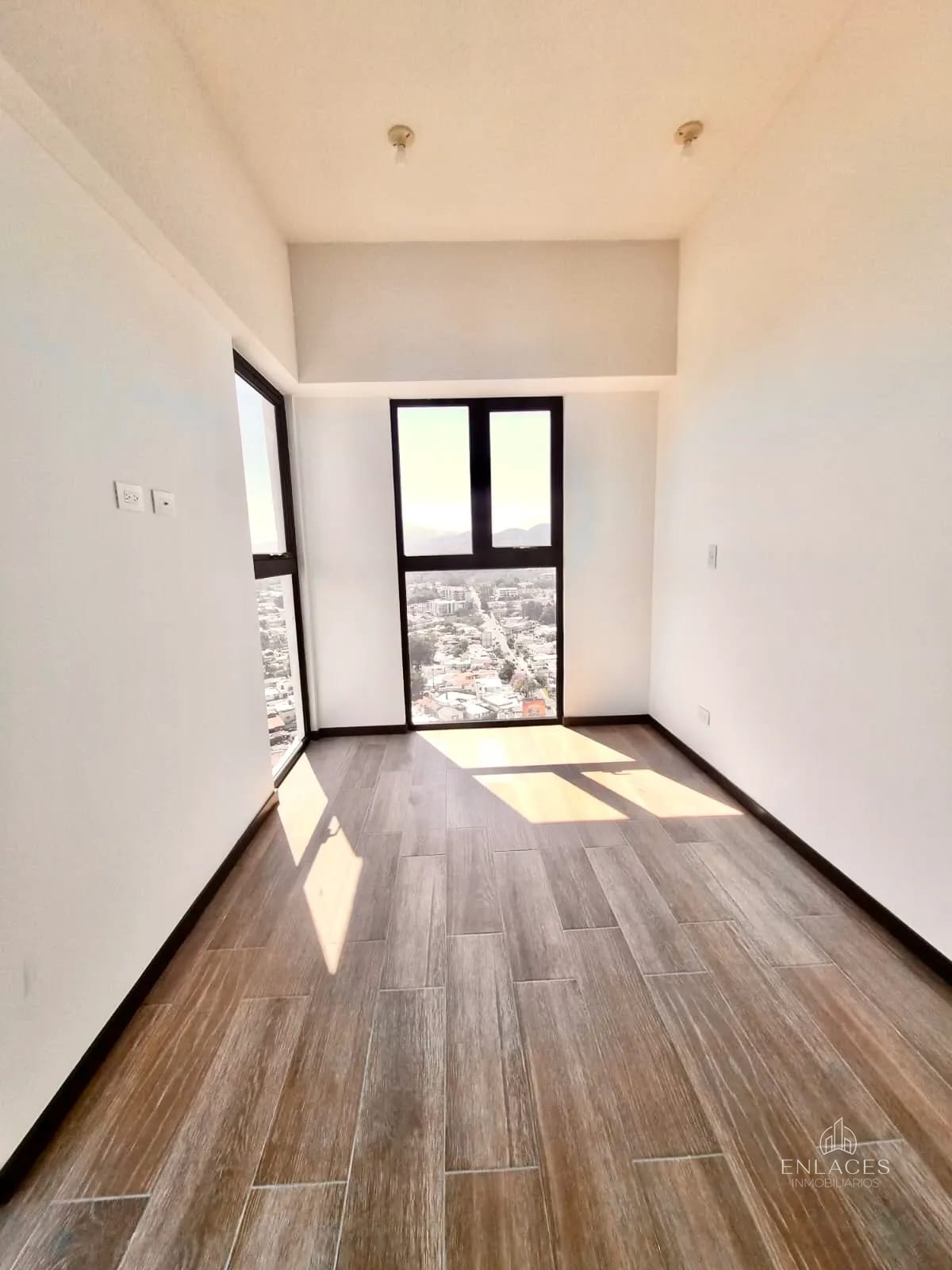 Zona 11 • Apartamento en Venta • Edificio Altaire — Apartamento en Venta en Zona 11, Guatemala, Ciudad — foto 5 de 16