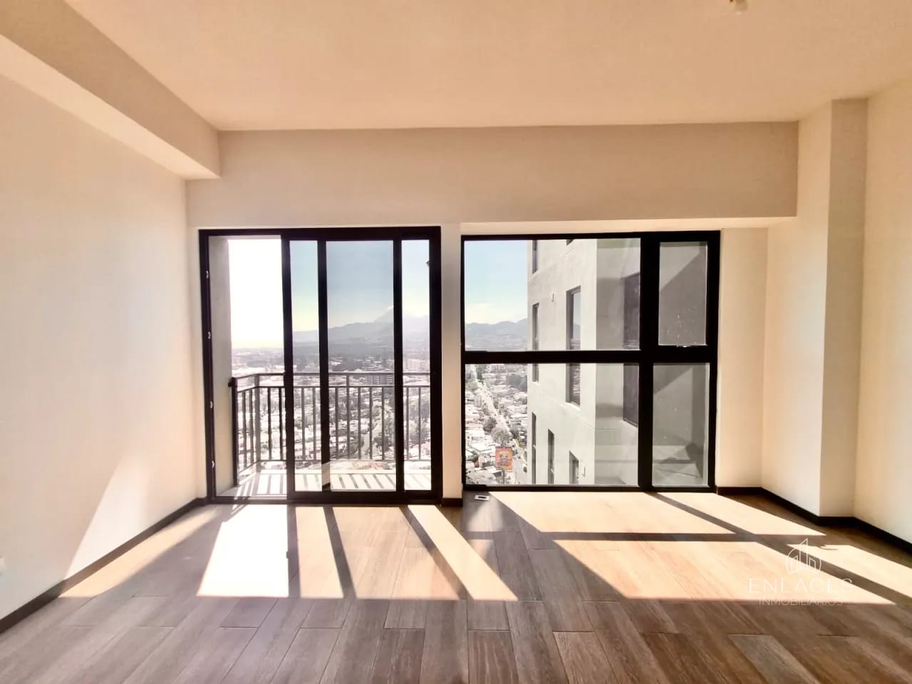 Zona 11 • Apartamento en Venta • Edificio Altaire — Apartamento en Venta en Zona 11, Guatemala, Ciudad — foto 2 de 16
