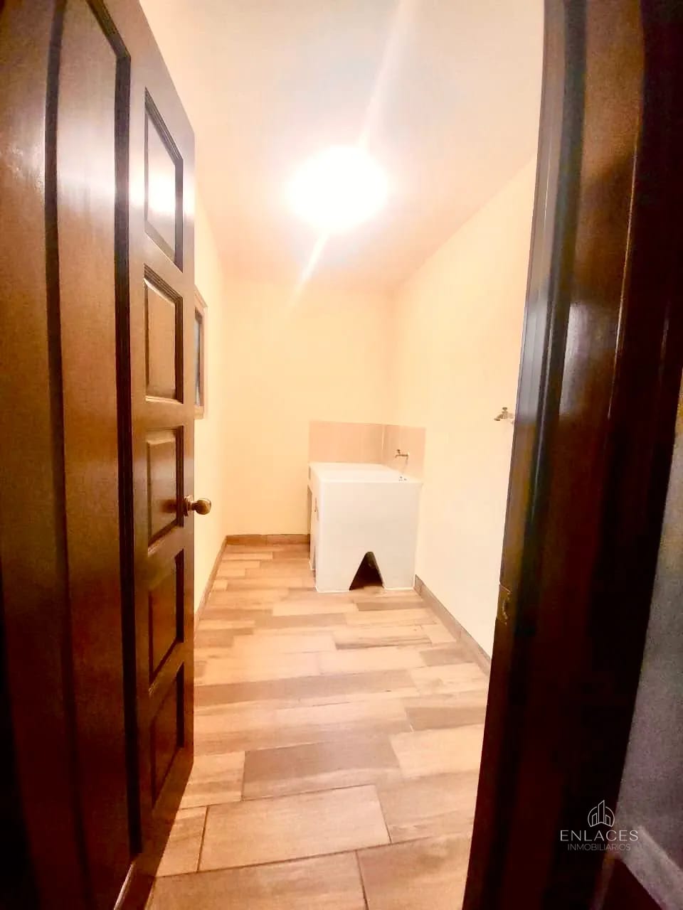 Zona 16 • Apartamento en Renta • Colonia Hacienda Real — Apartamento en Alquiler en Hacienda Real, Zona 16, Guatemala, Ciudad — foto 3 de 14