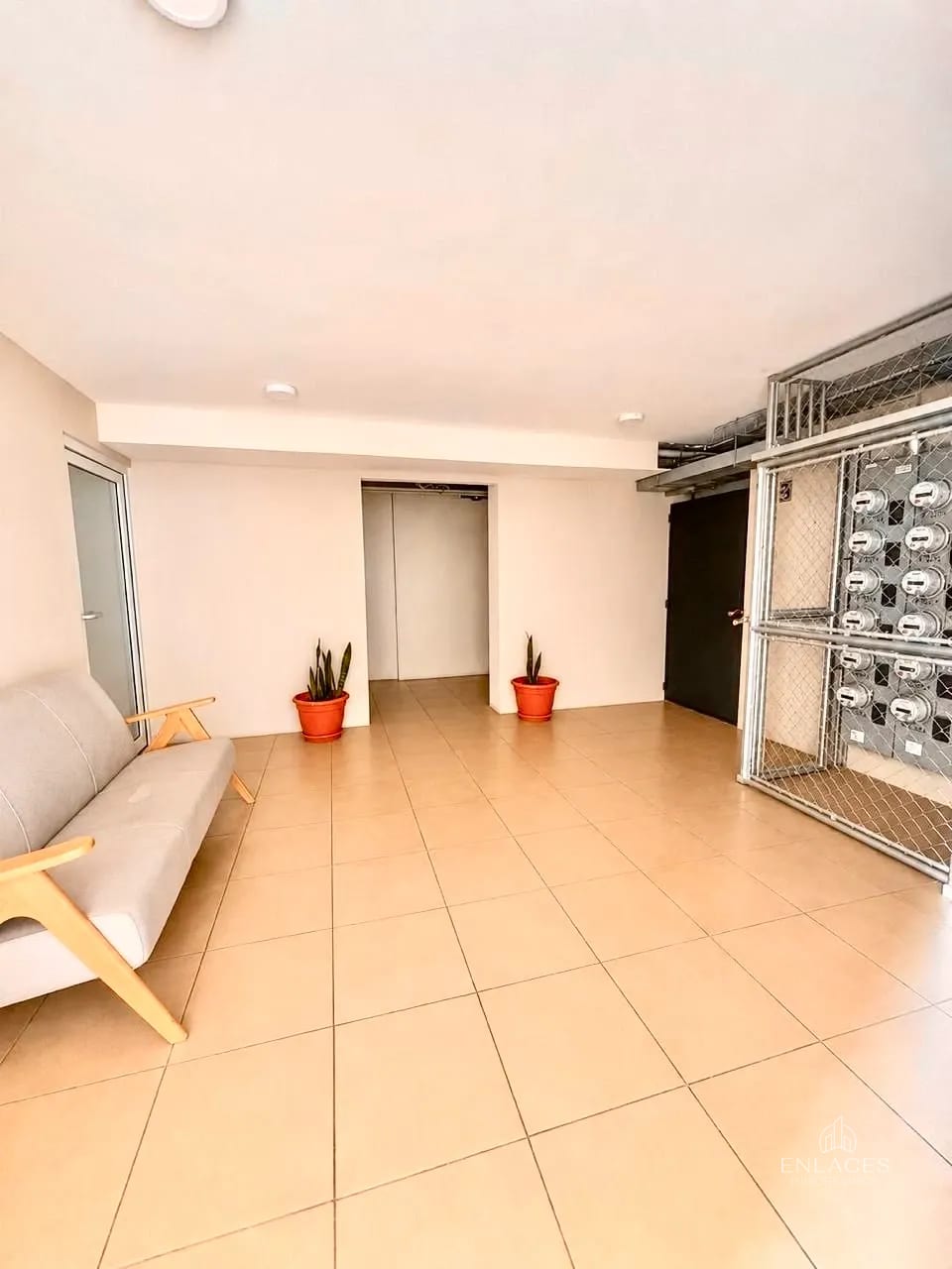 Zona 8 • Apartamento Nuevo en Renta • Condominio Santa Cecilia — Apartamento en Alquiler en Zona 8, Guatemala, Ciudad — foto 9 de 10